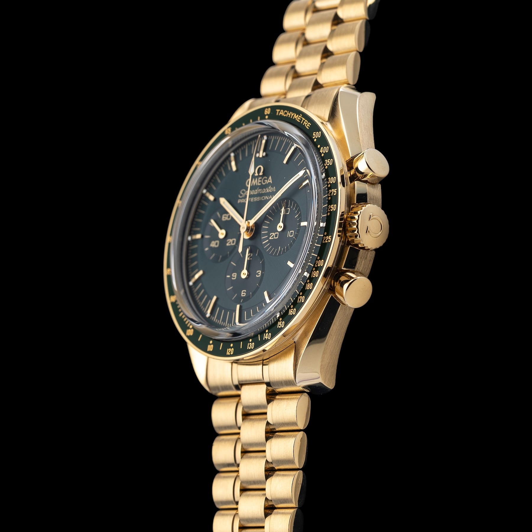 Omega 310.60.42.50.10.001 Speedmaster 18K Yellow Gold Green Dial