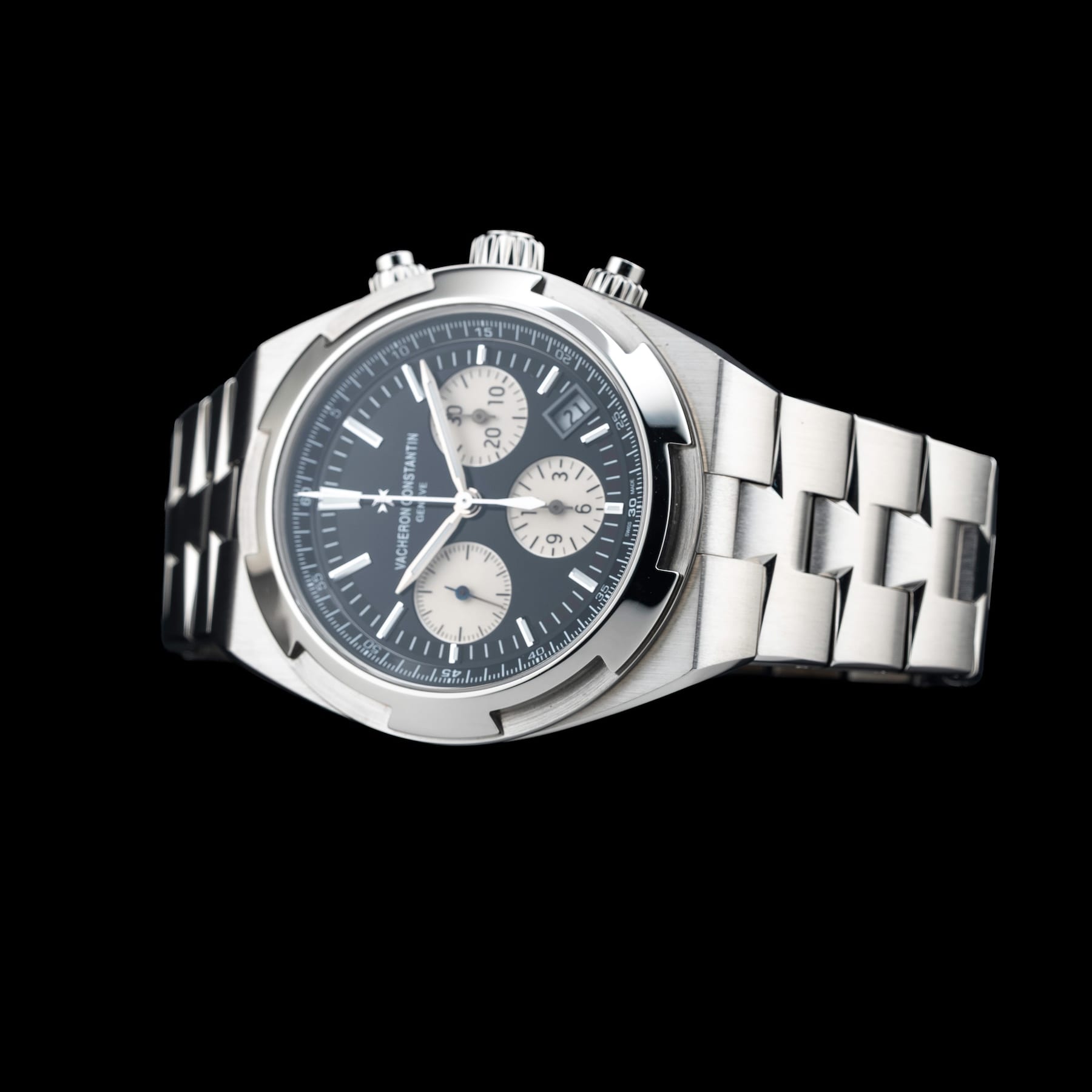 Vacheron Constantin Overseas Chronograph Reverse Panda 5500V/110A-B481
