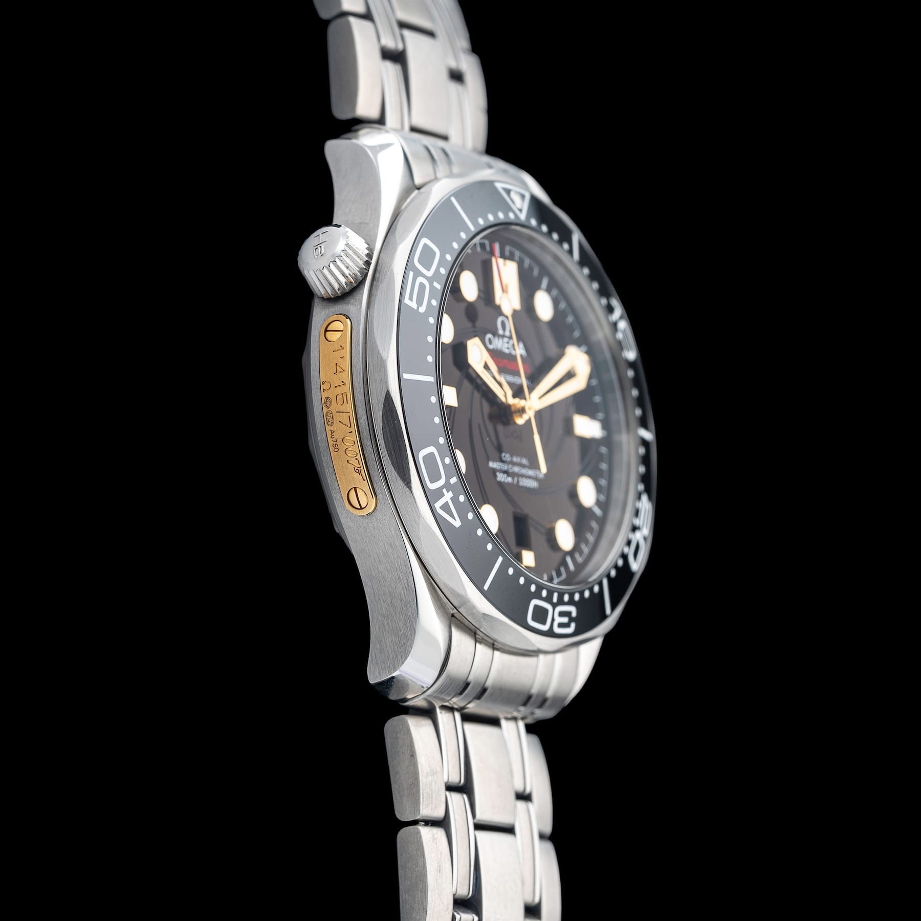 Omega James Bond Seamaster Diver 300M 210.22.42.20.01.004