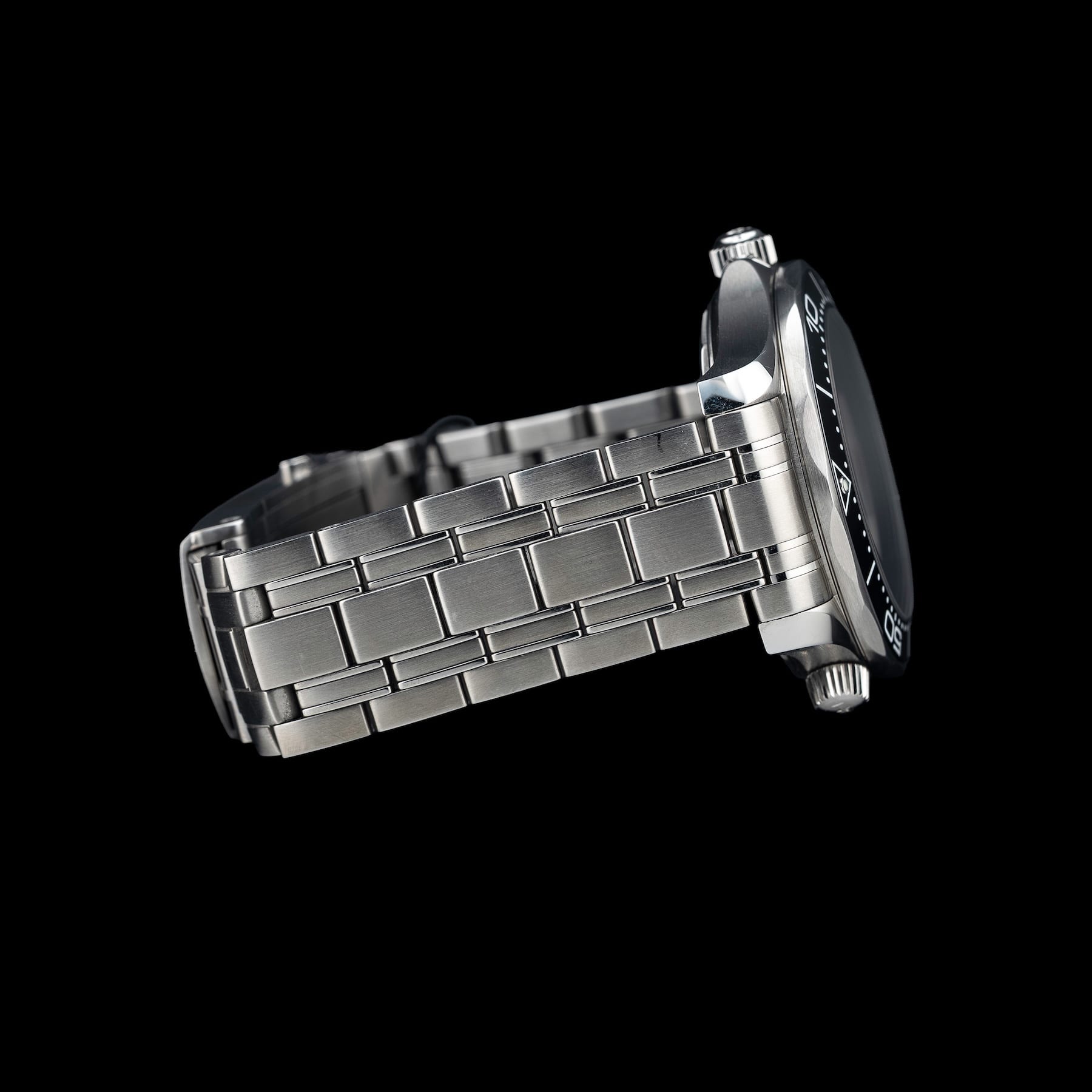 Omega James Bond Seamaster Diver 300M 210.22.42.20.01.004