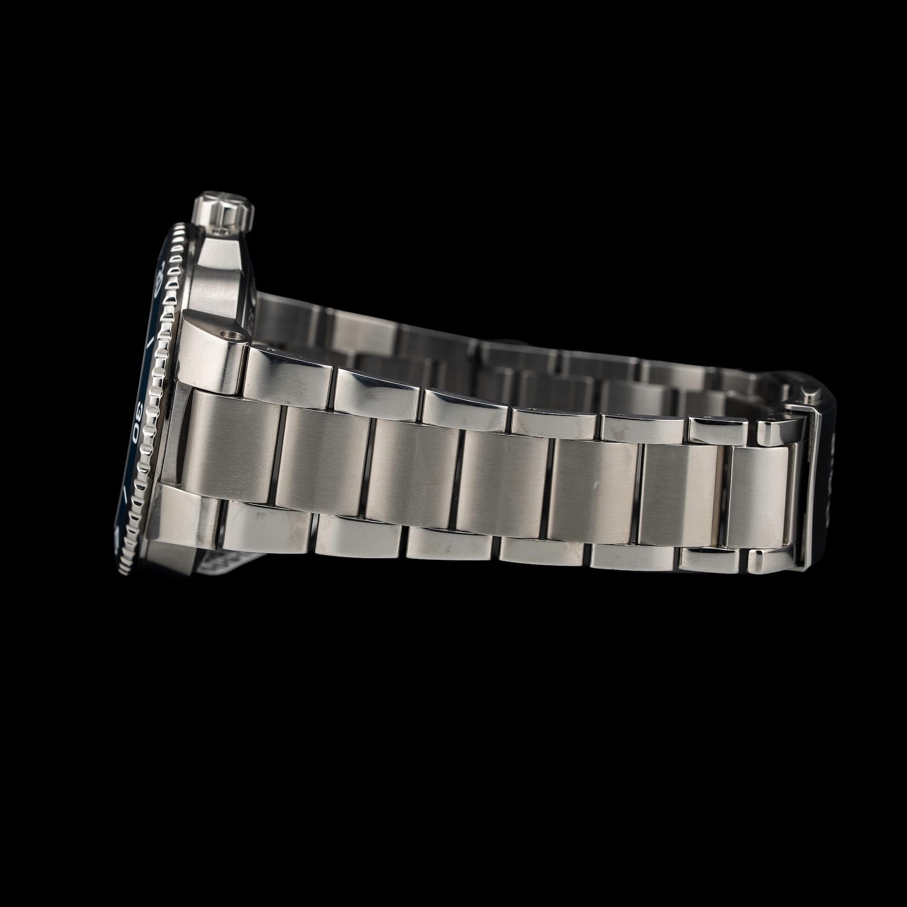 Oris Aquis Date Calibre 400 Bi-Color Blue Dial on Bracelet
