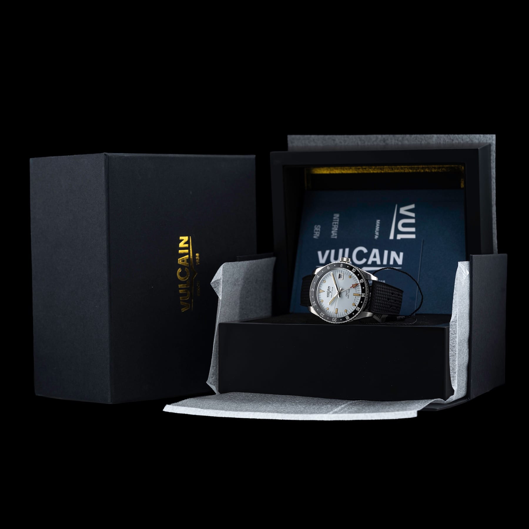 Vulcain 680174A57.BAR200 Skindiver GMT White Luminova Beige