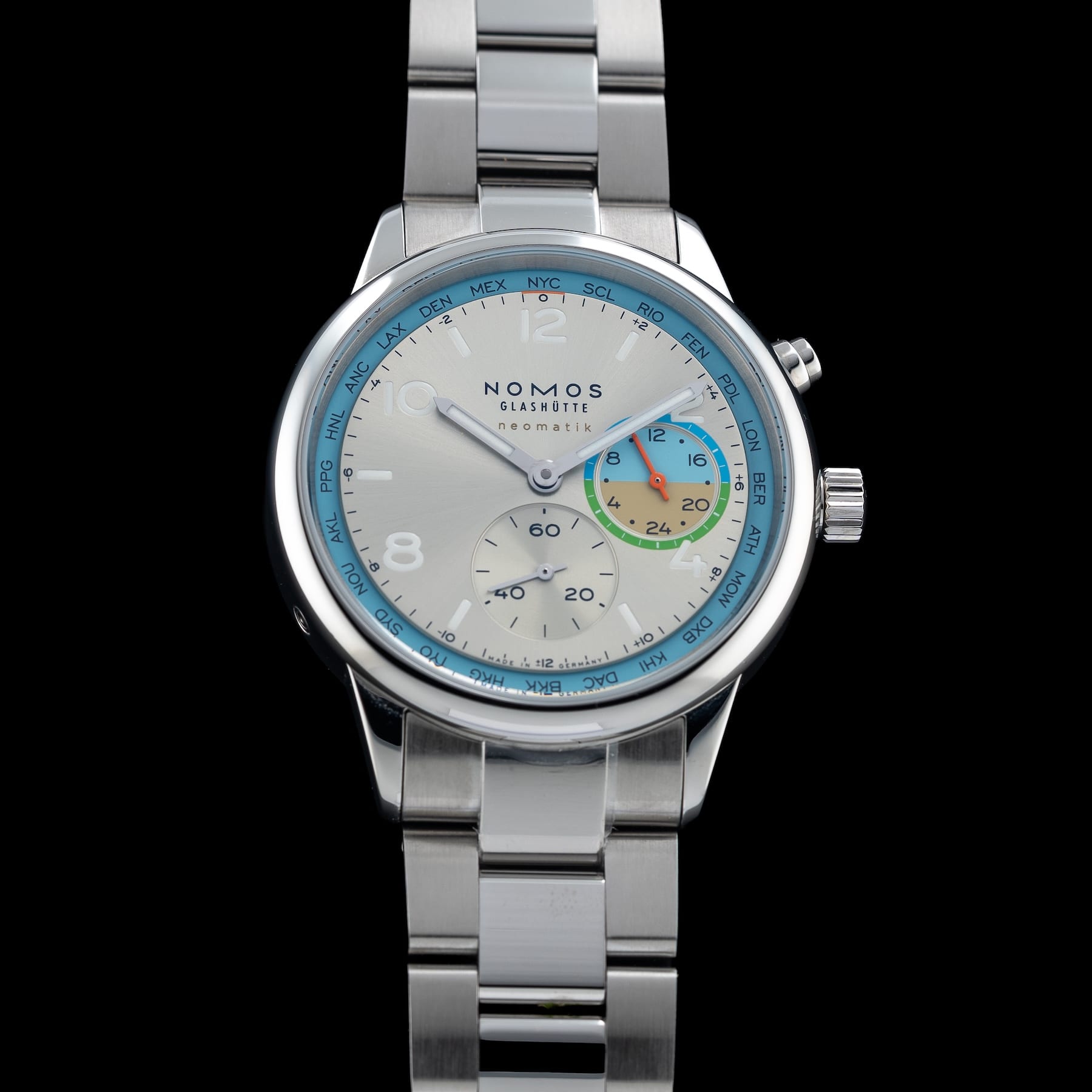 NOMOS Glashütte Club Sport Neomatik Worldtimer Roam 790.S10