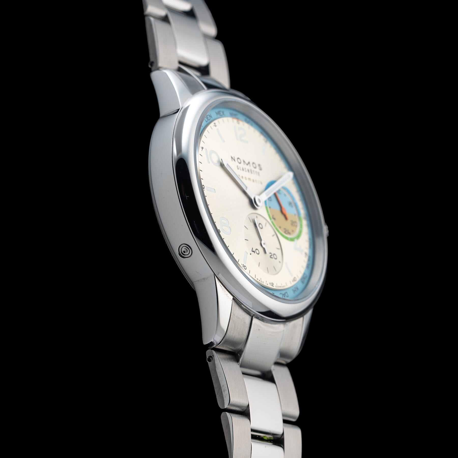 NOMOS Glashütte Club Sport Neomatik Worldtimer Roam 790.S10