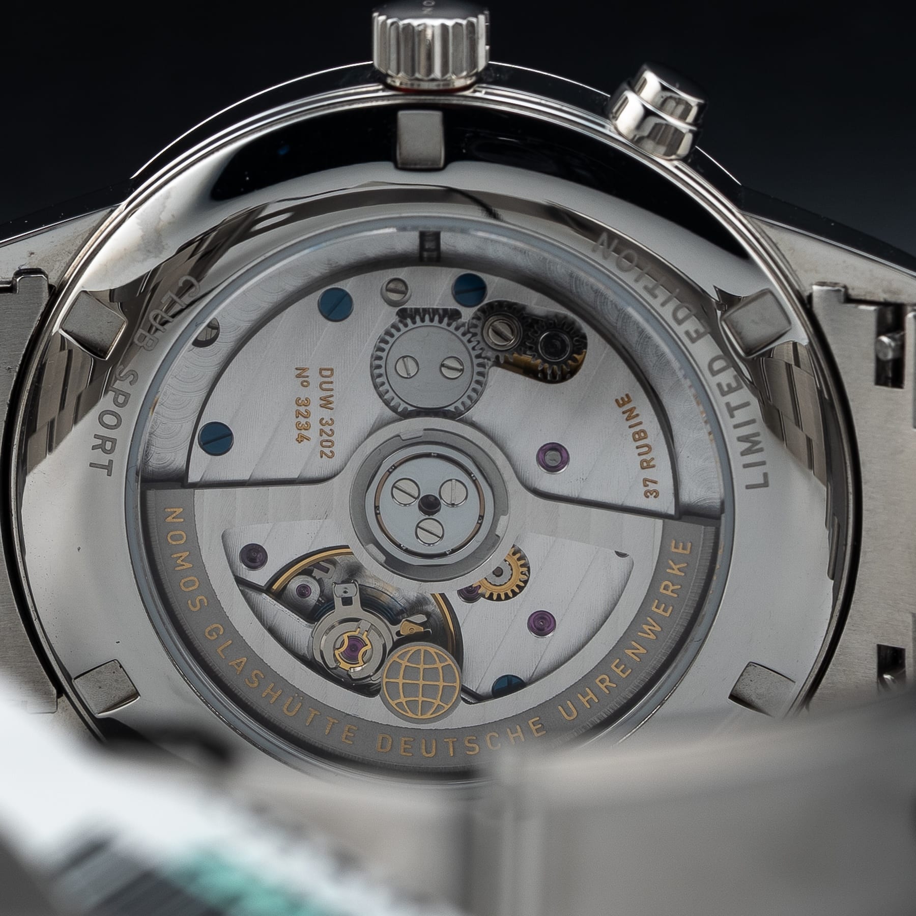 NOMOS Glashütte Club Sport Neomatik Worldtimer Roam 790.S10