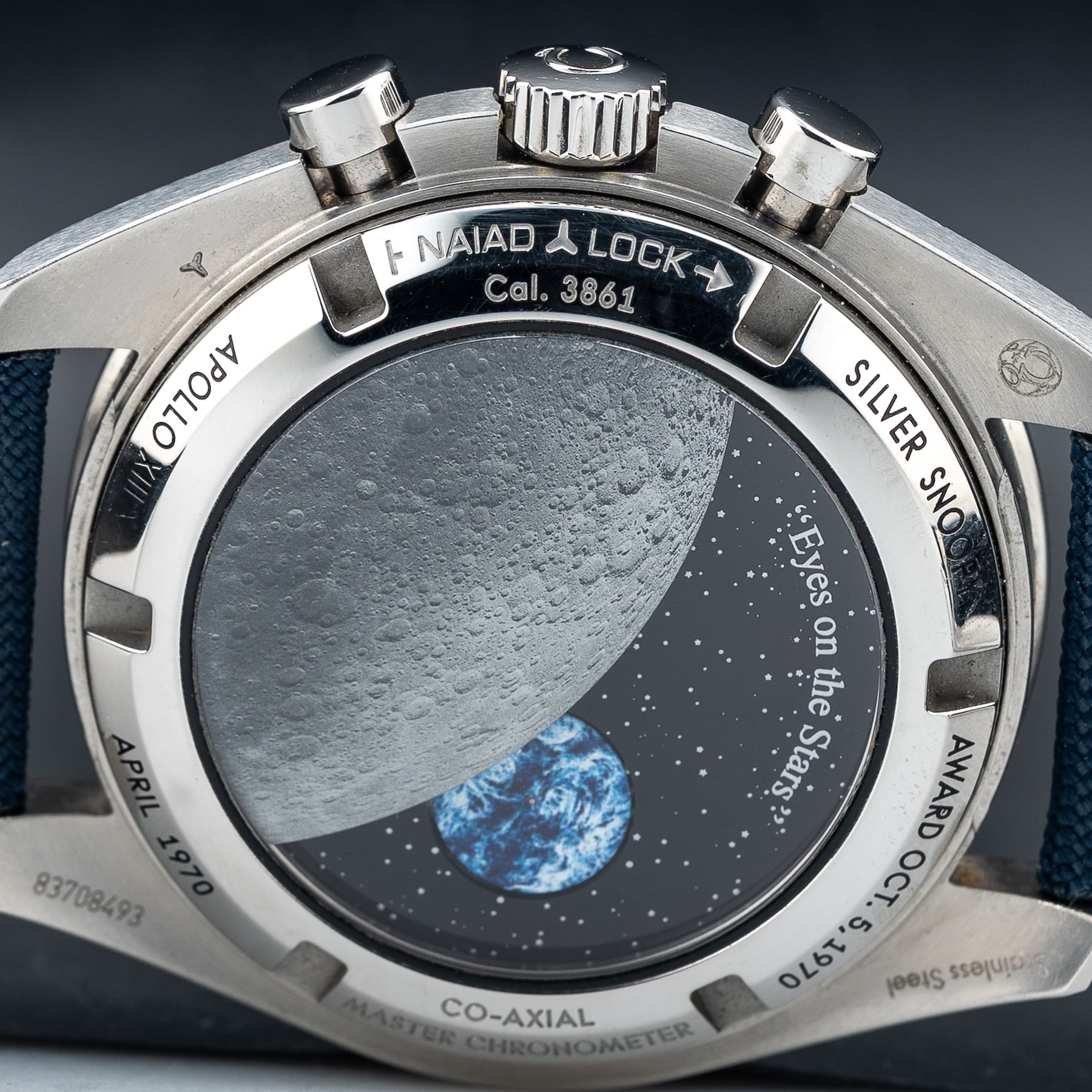 Omega Speedmaster Silver Snoopy Award 310.32.42.50.02.001