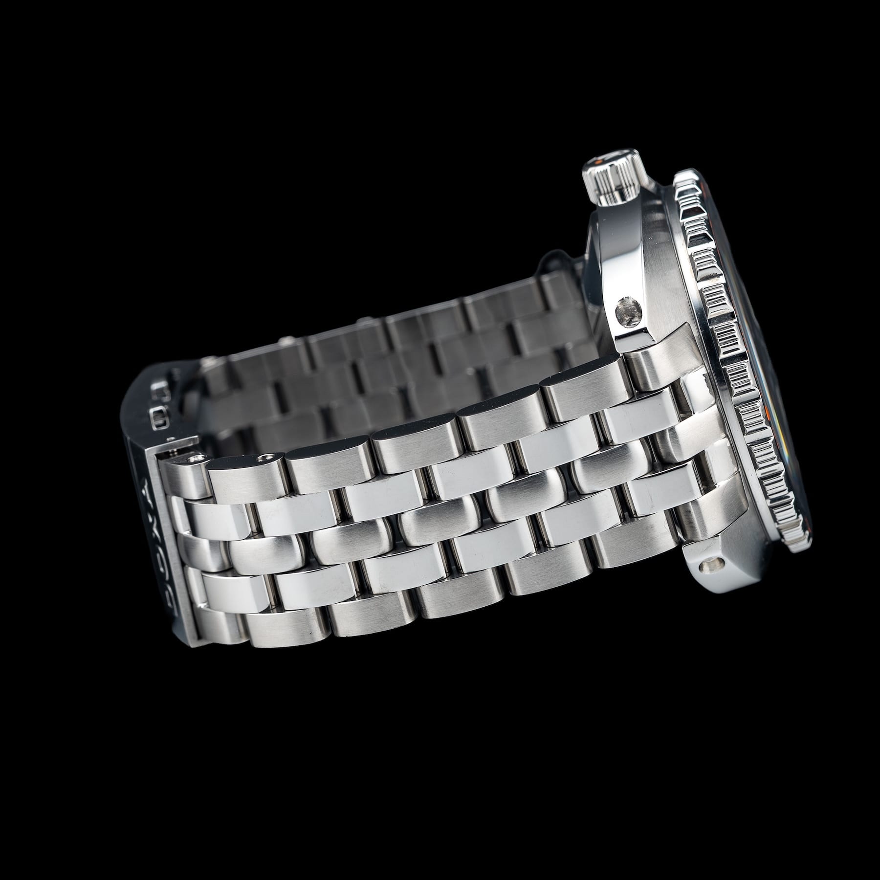 Doxa 883.10.101.10 1500T Sharkhunter on Bracelet