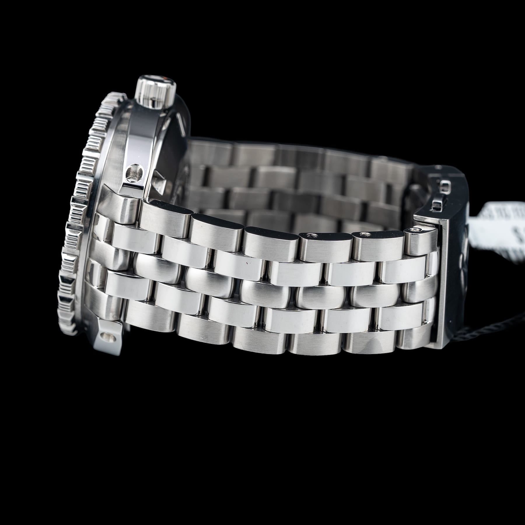 Doxa 883.10.101.10 1500T Sharkhunter on Bracelet