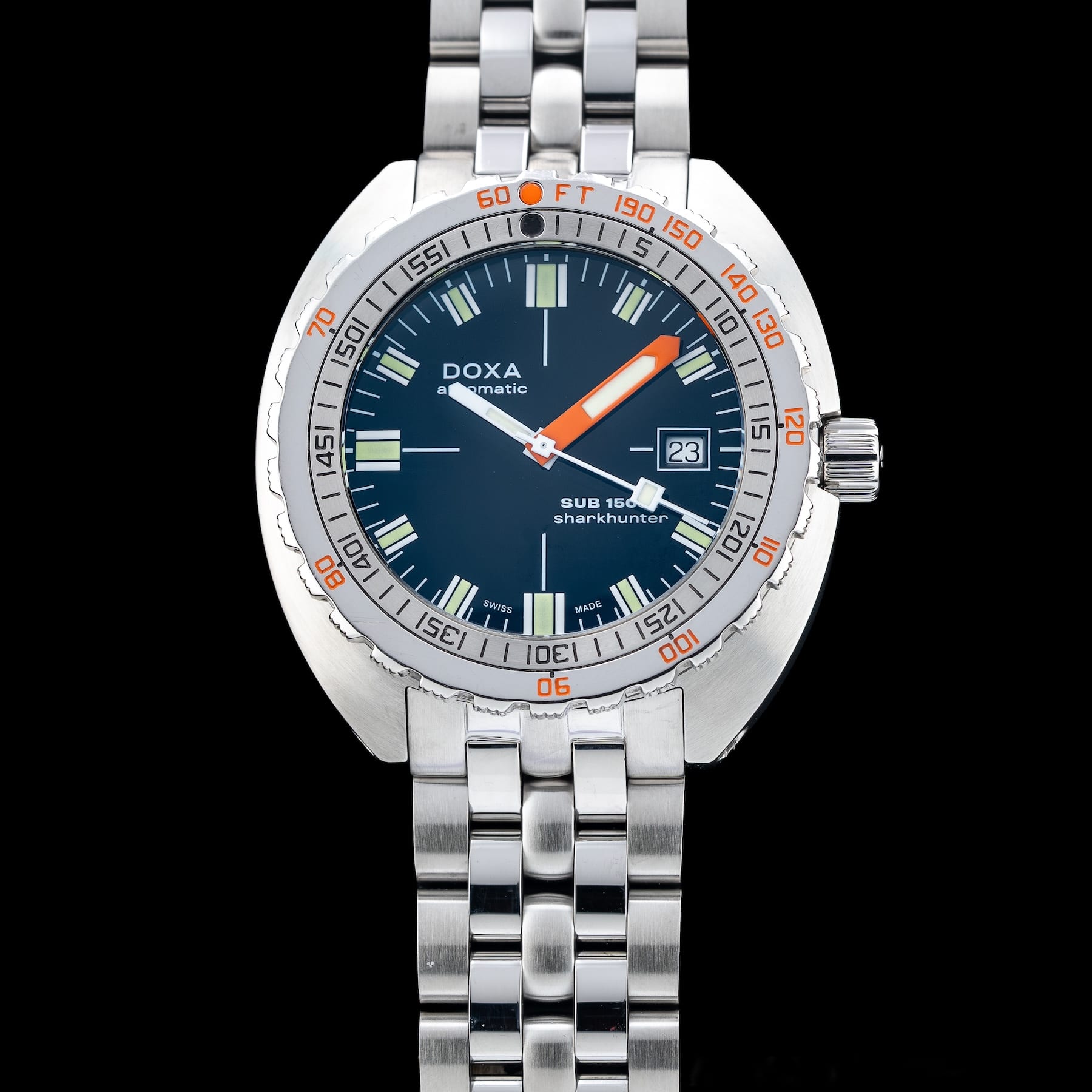 Doxa 883.10.101.10 1500T Sharkhunter on Bracelet