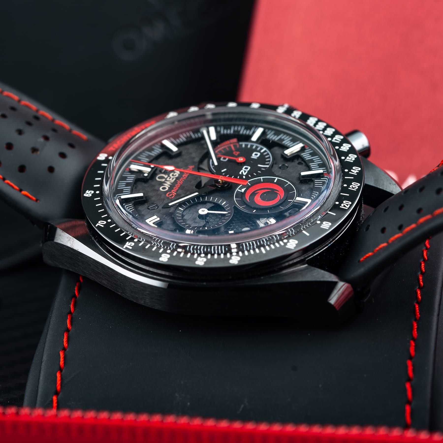 Omega Speedmaster Moonwatch Team Alinghi 311.92.44.30.01.002