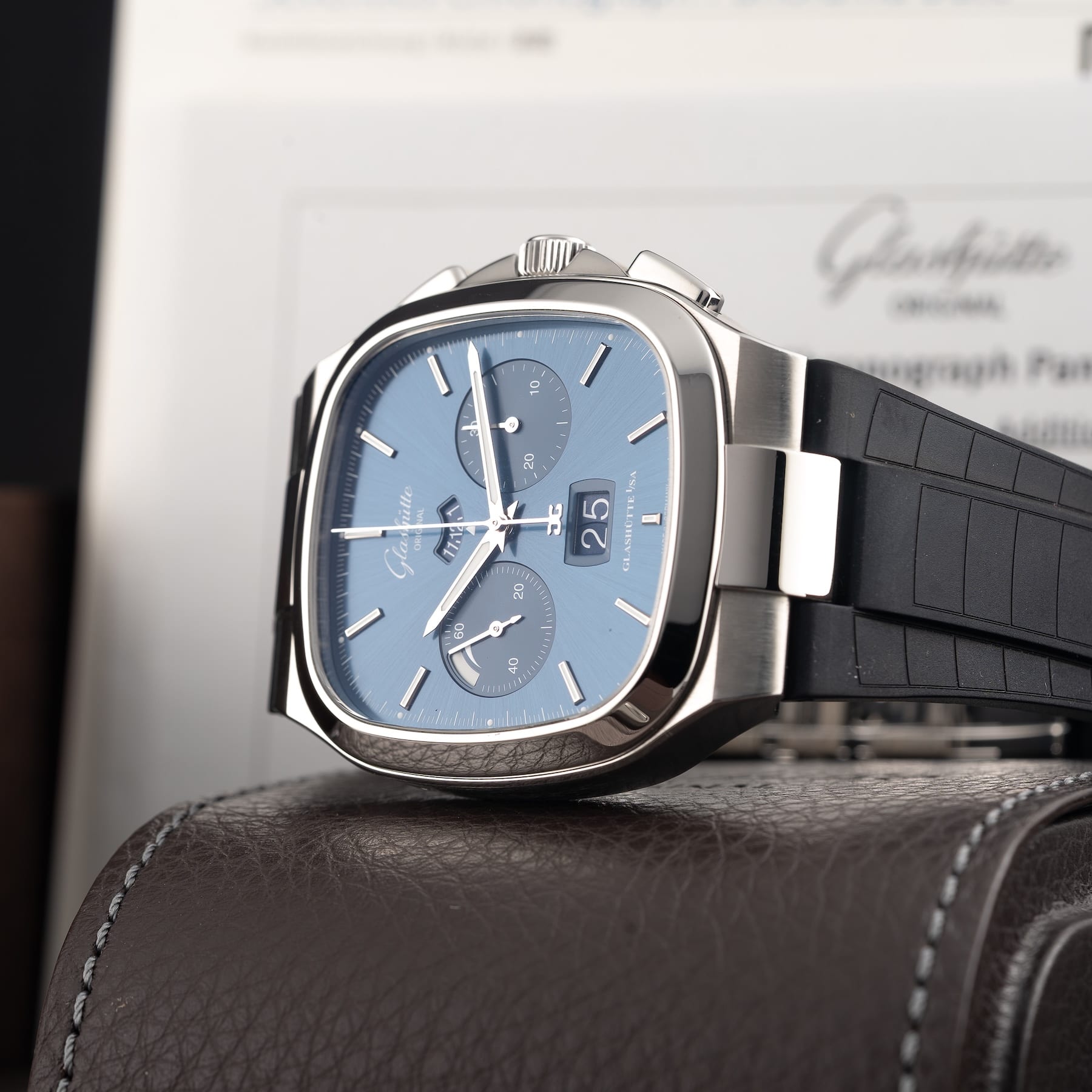 Glashütte Original Seventies Chronograph Panorama Date 1-37-02-08-02-62