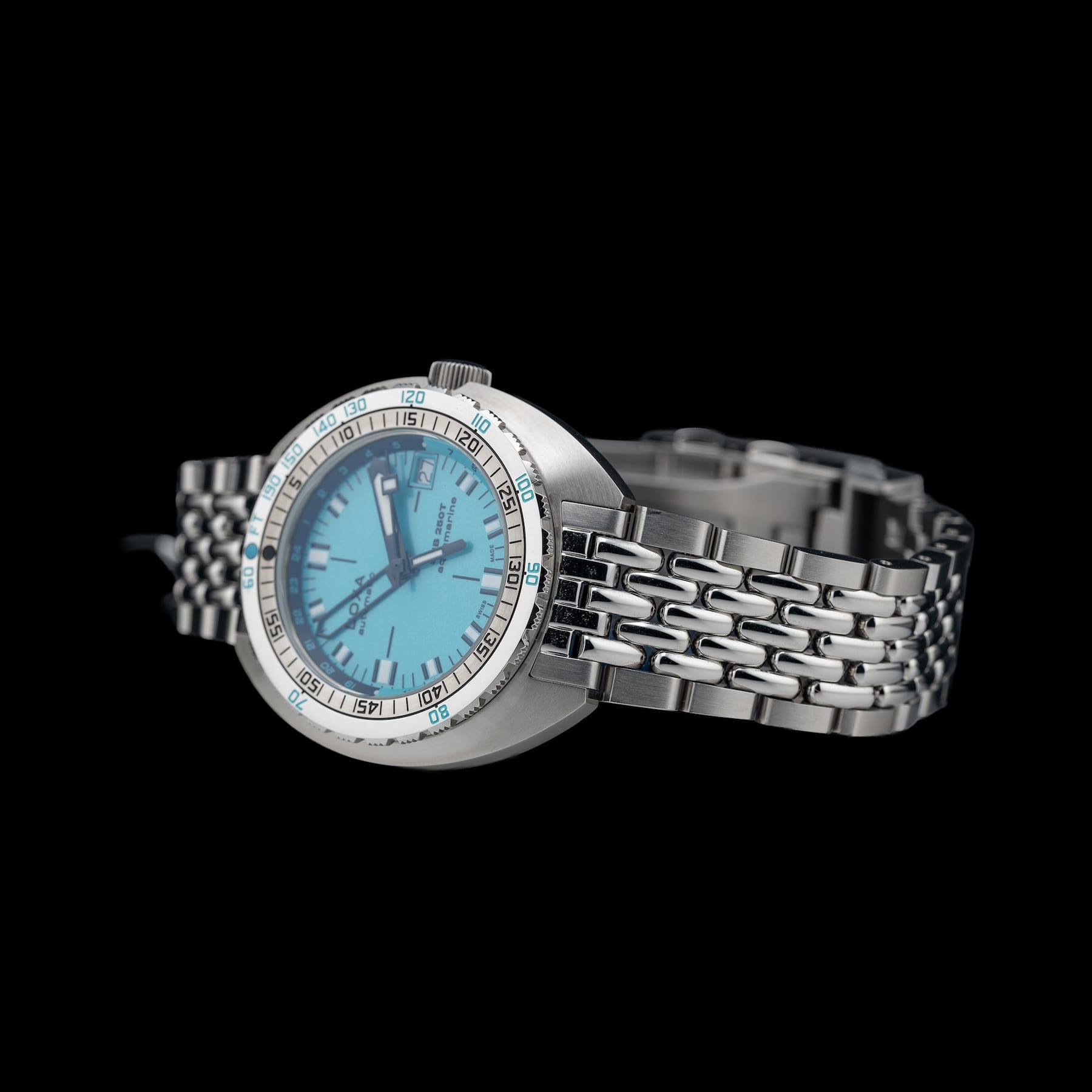 DOXA 855.10.241.10 SUB 250T Aquamarine On Stainless Steel Bracelet