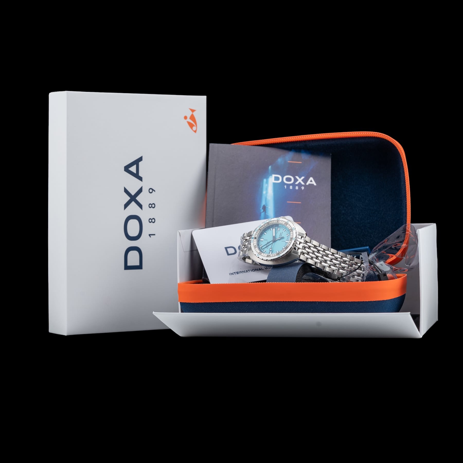 DOXA 855.10.241.10 SUB 250T Aquamarine On Stainless Steel Bracelet