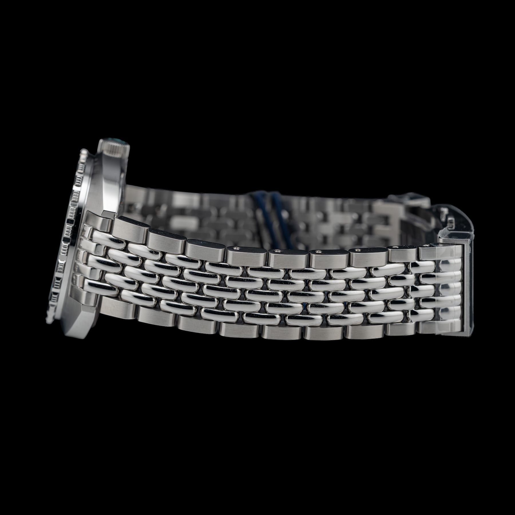 DOXA 855.10.241.10 SUB 250T Aquamarine On Stainless Steel Bracelet