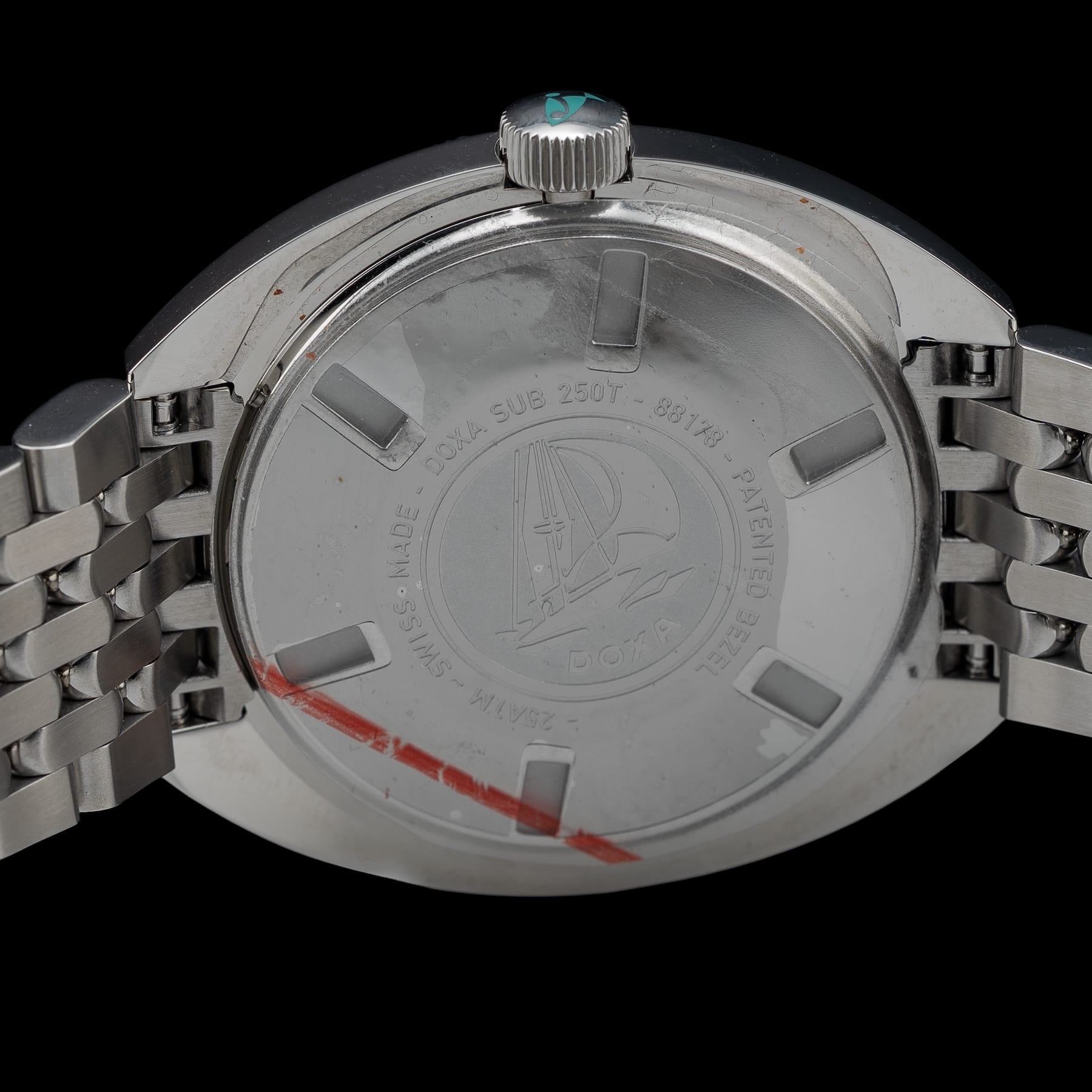 DOXA 855.10.241.10 SUB 250T Aquamarine On Stainless Steel Bracelet