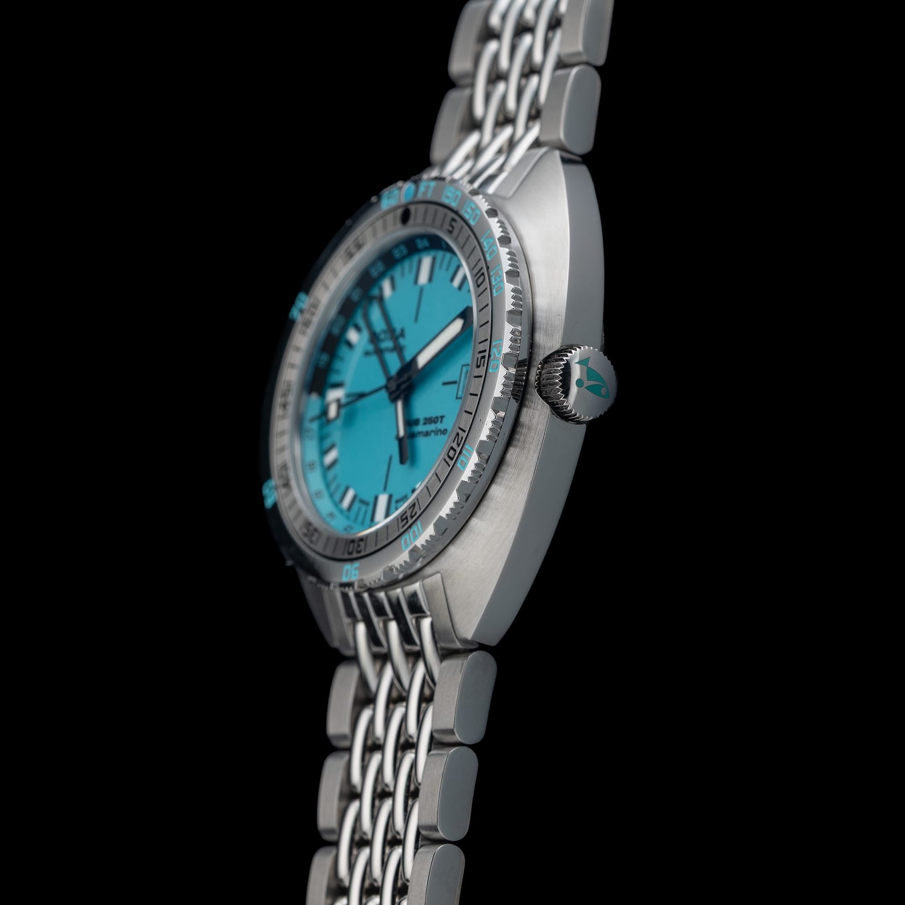 DOXA 855.10.241.10 SUB 250T Aquamarine On Stainless Steel Bracelet