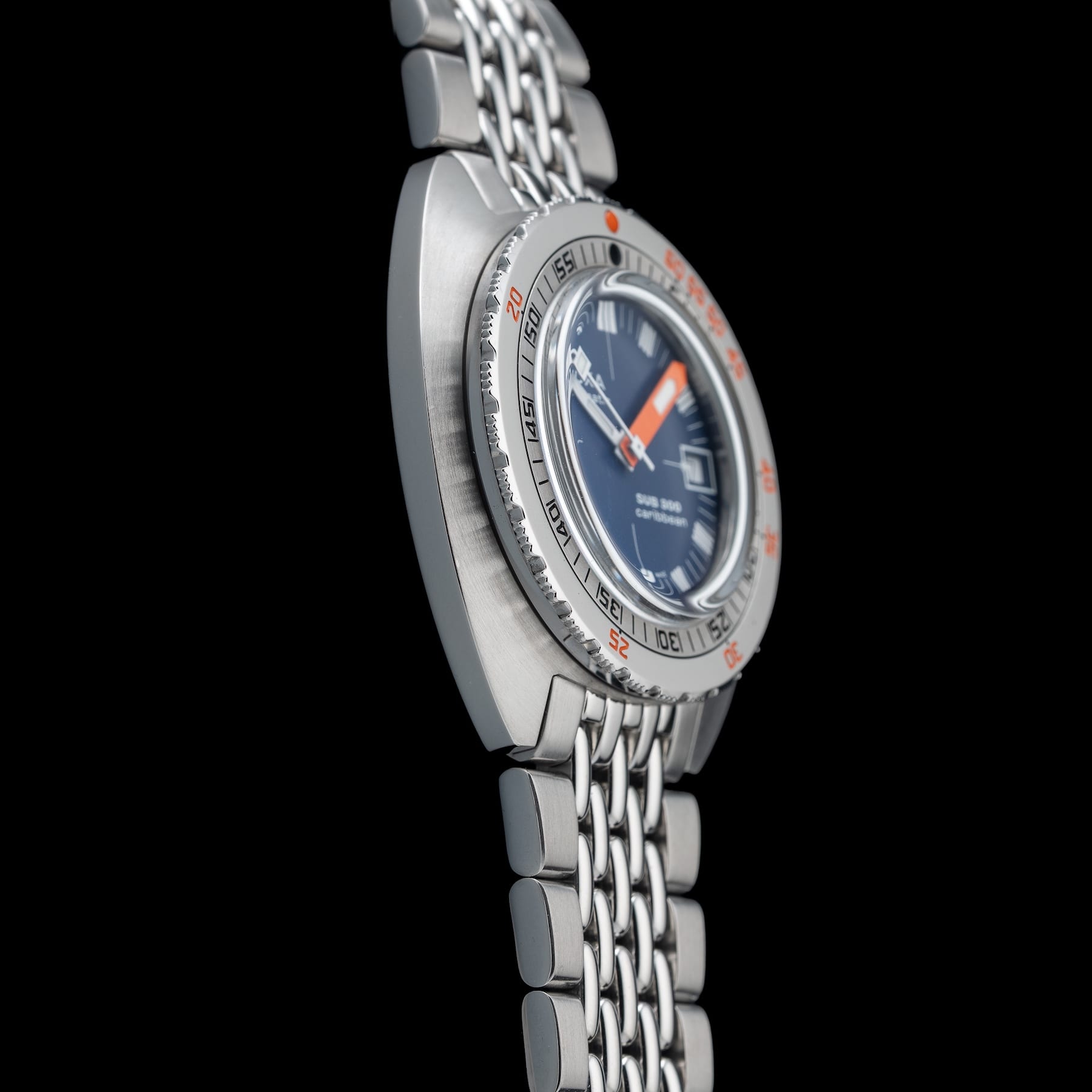 DOXA SUB 300 Caribbean 821.10.201.10