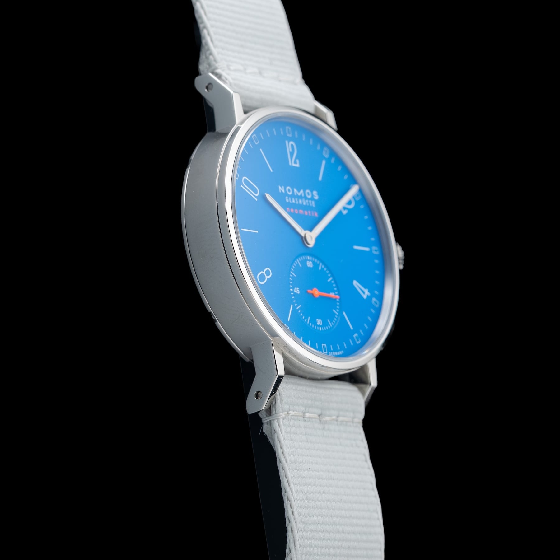 NOMOS Glashütte Ahoi Neomatik Siren Blue 562