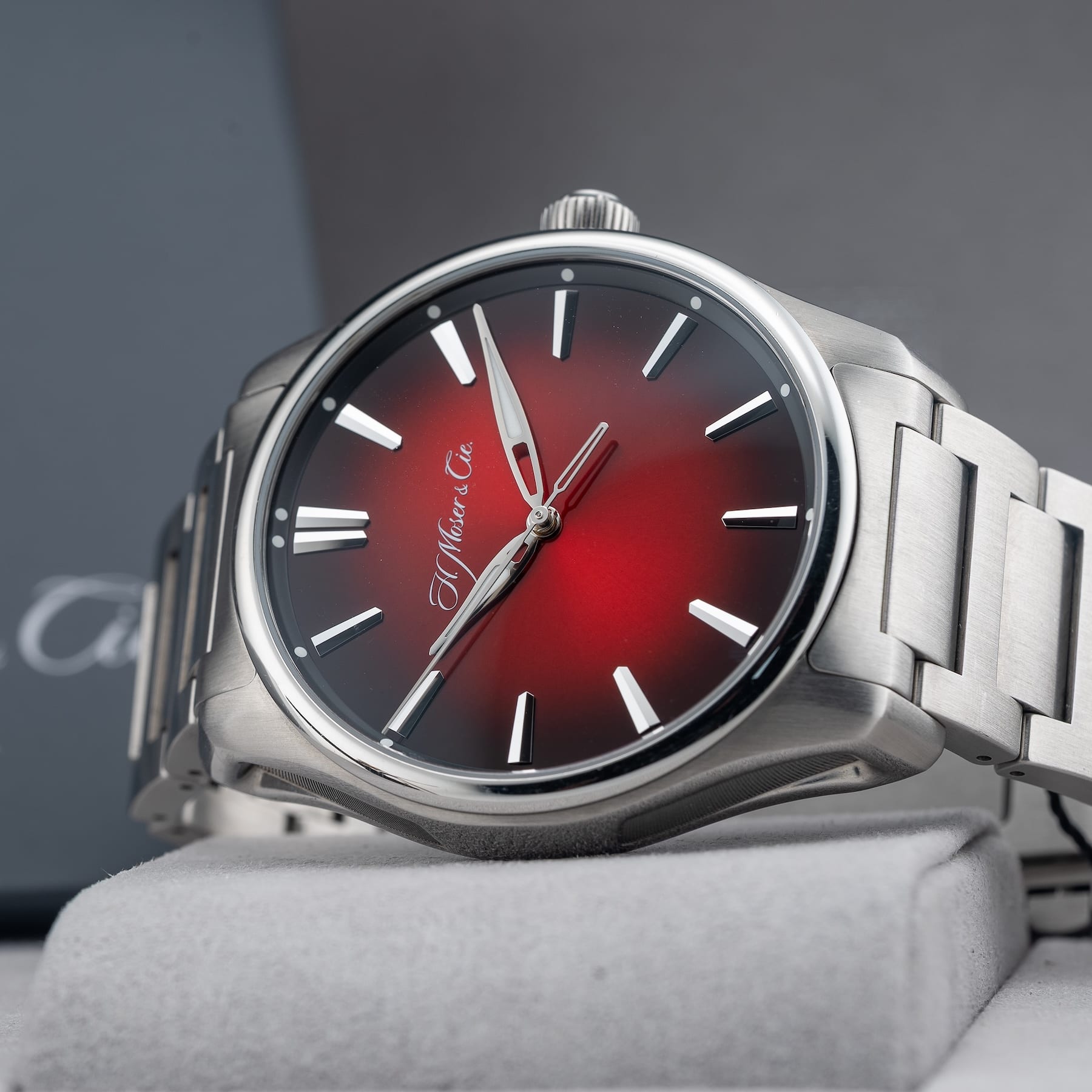 H. Moser & Cie. Centre Seconds Swiss Mad Red 3200-1207