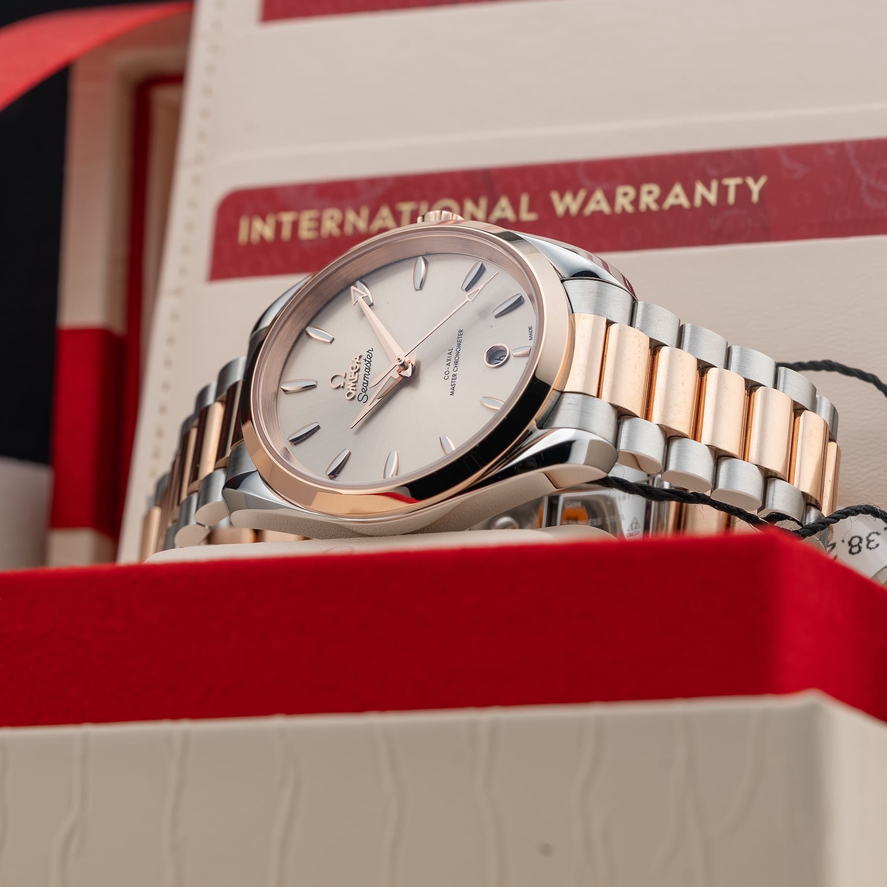 Omega 220.20.38.20.09.001 Seamaster Aqua Terra Shades