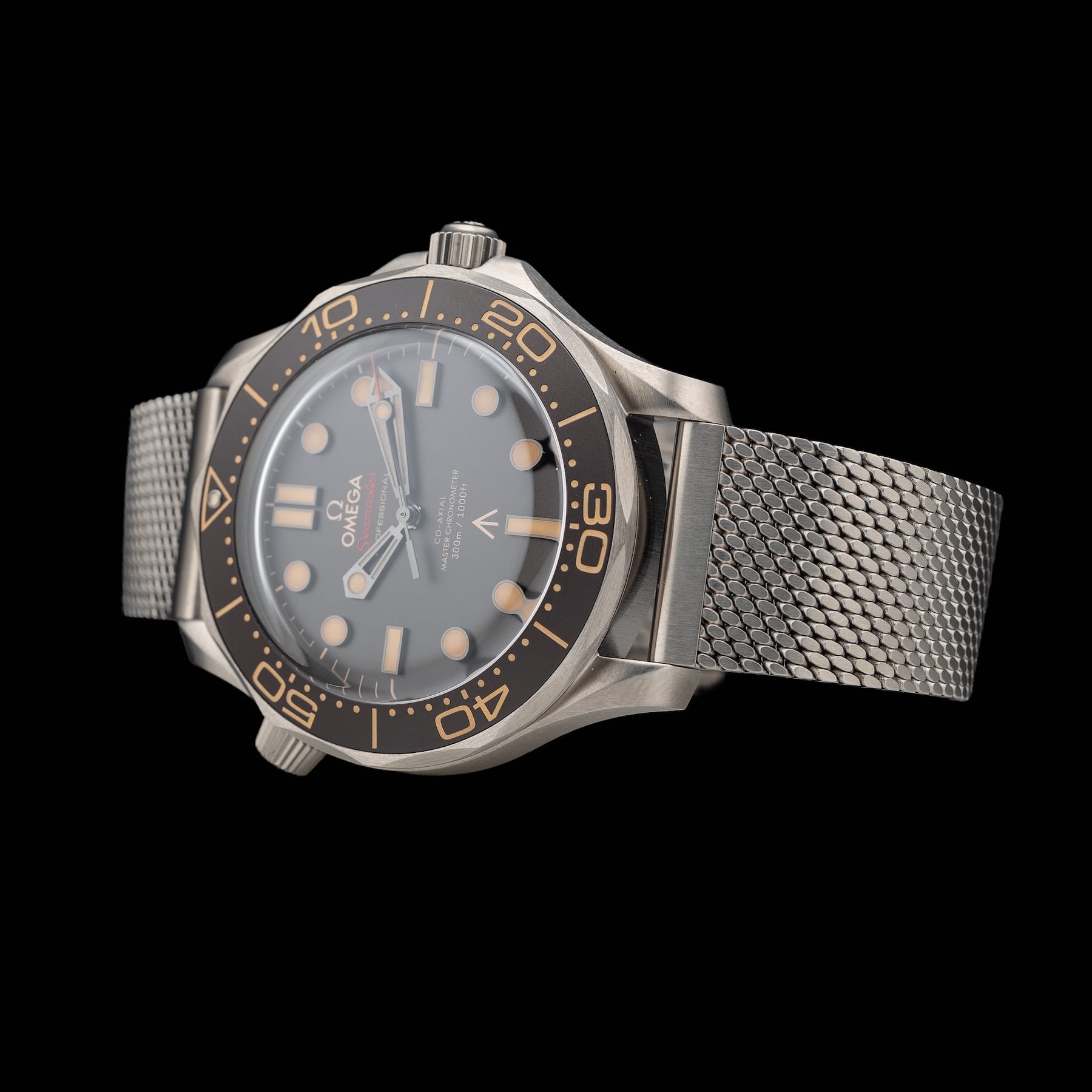 Omega Seamaster Diver 300 007 James Bond Edition on Bracelet 210.90.42.20.01.001