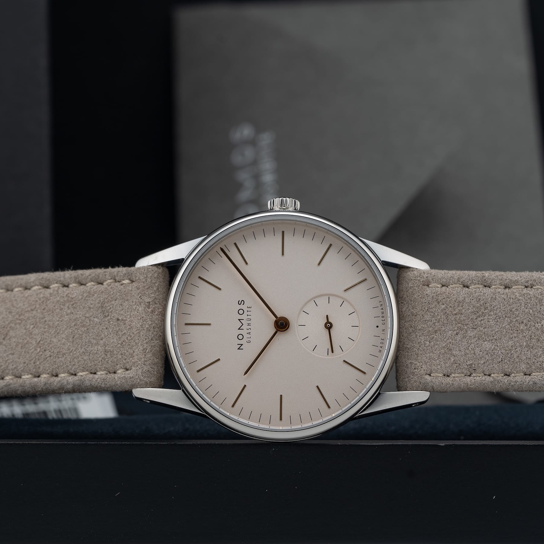 NOMOS Glashütte 325 Orion Rose Sapphire Crystal