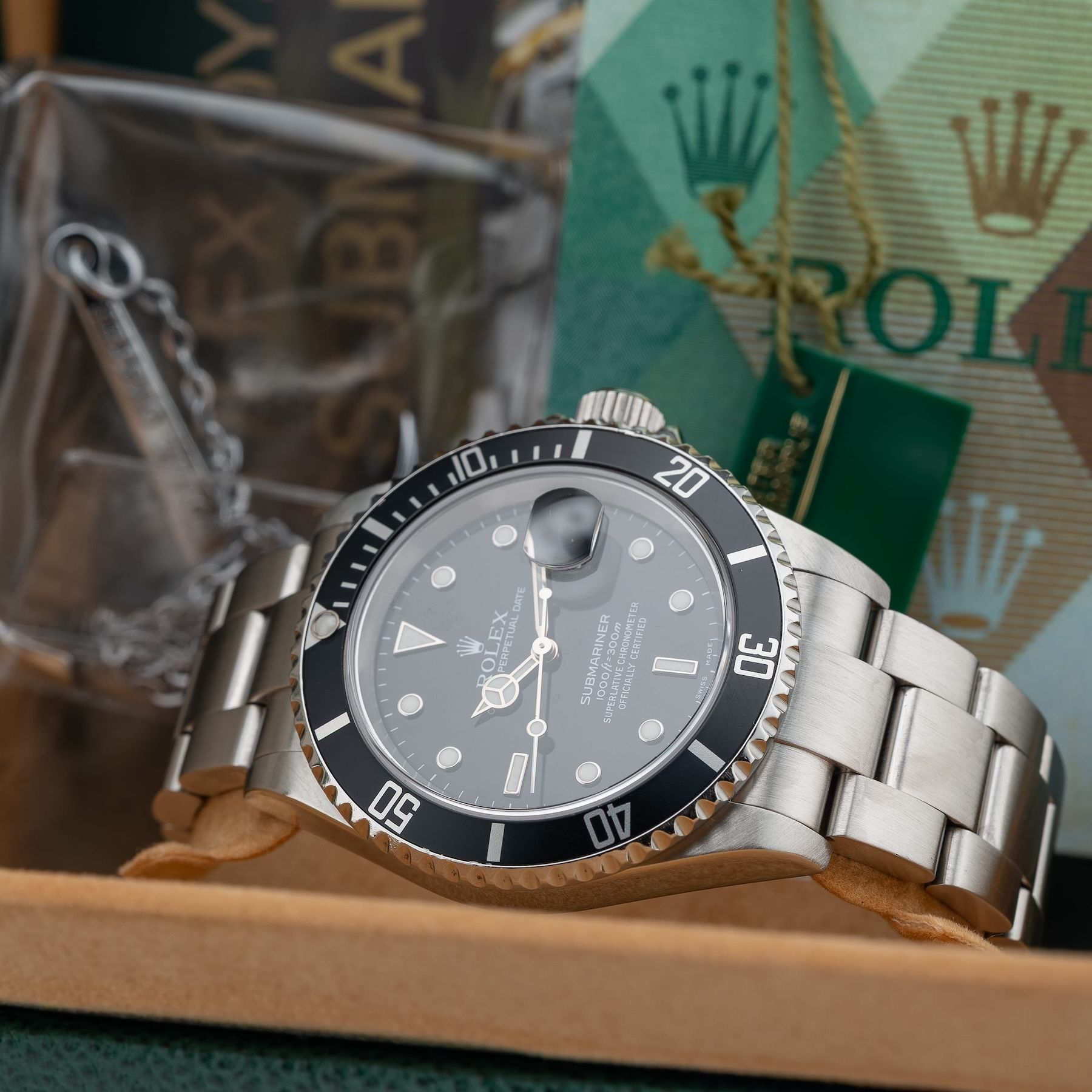 Rolex Submariner R16610A30B9325