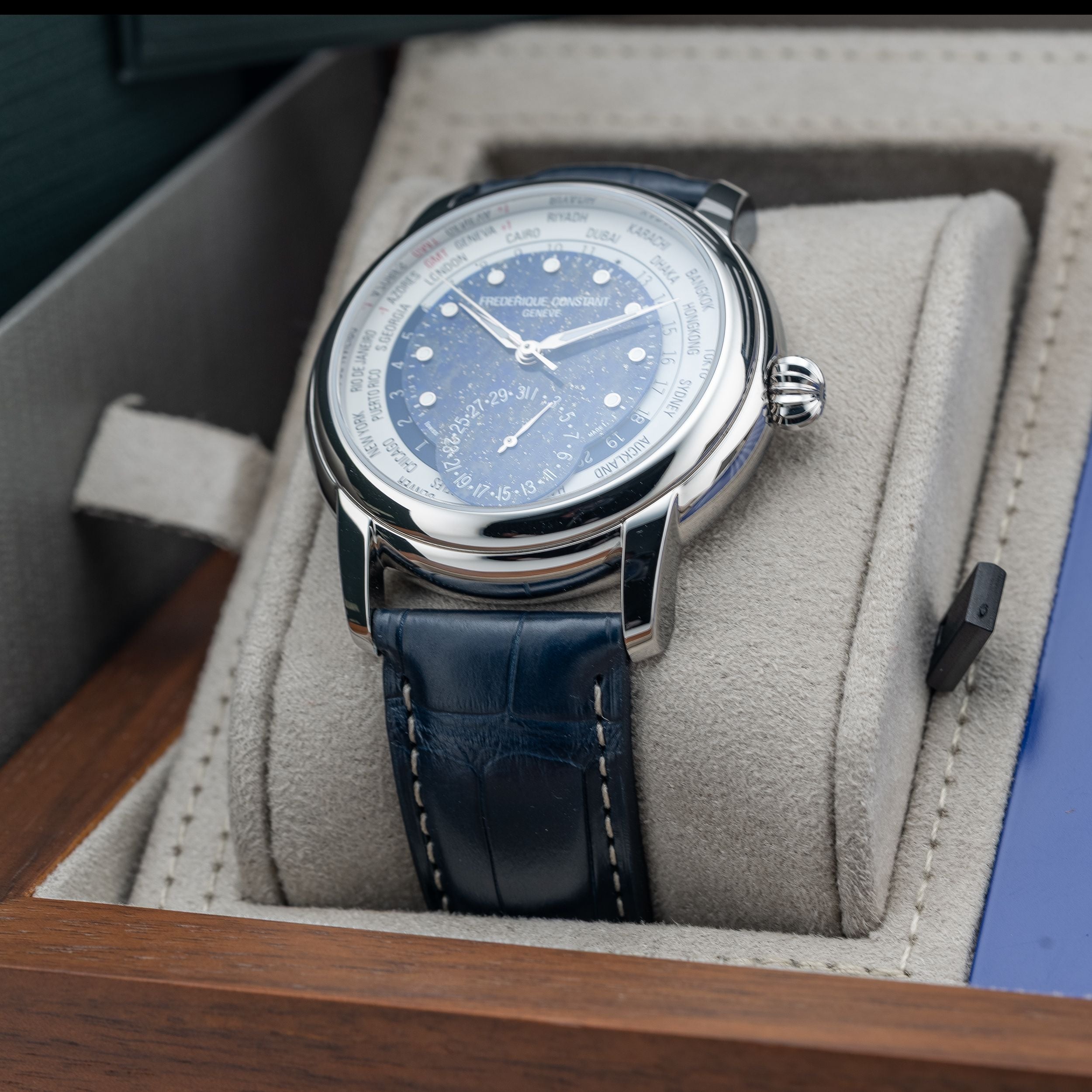 Frederique Constant Classic Worldtimer Lapis Lazuli Limited Edition FC-718LA4H6
