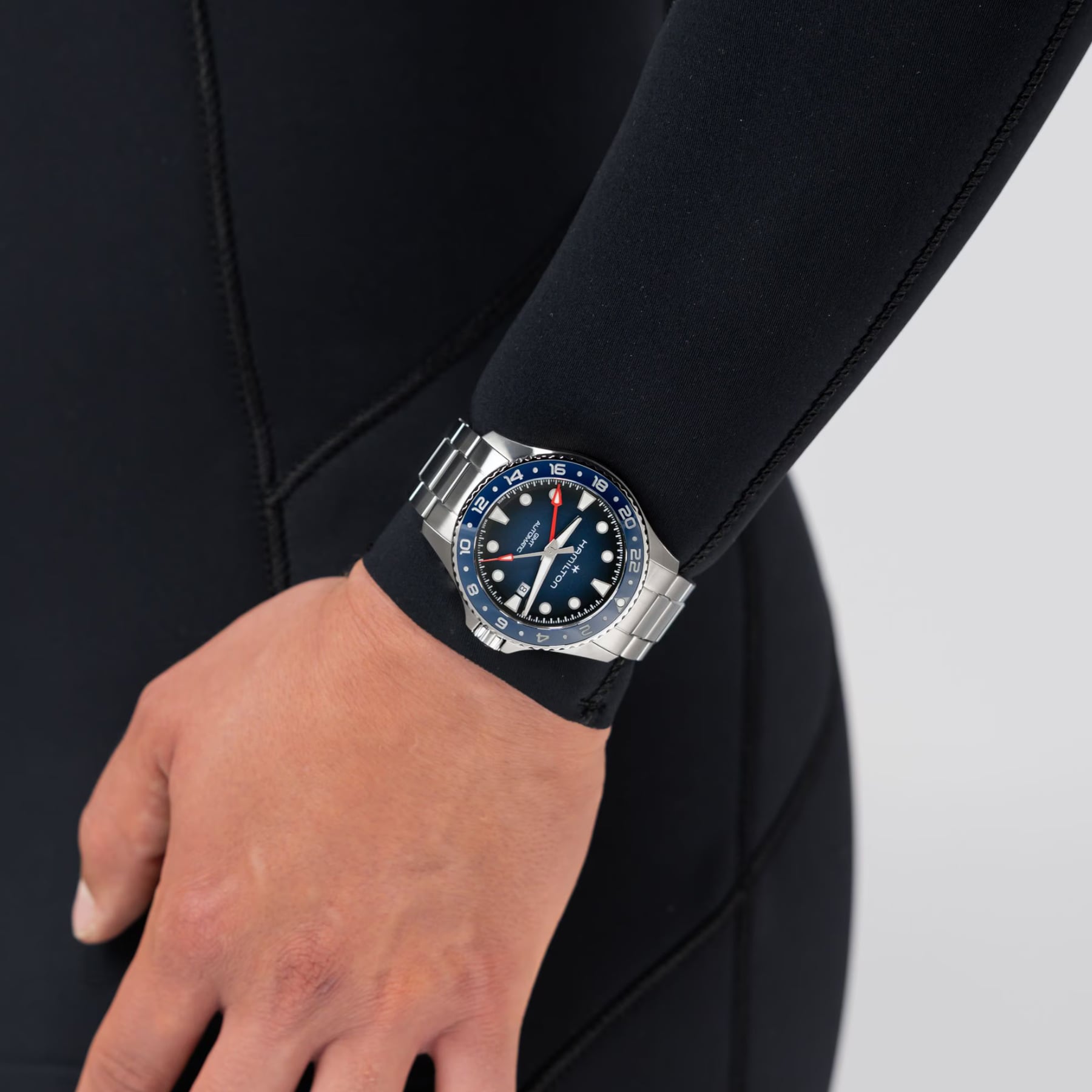 Hamilton Khaki Navy Scuba GMT 43mm H82535140