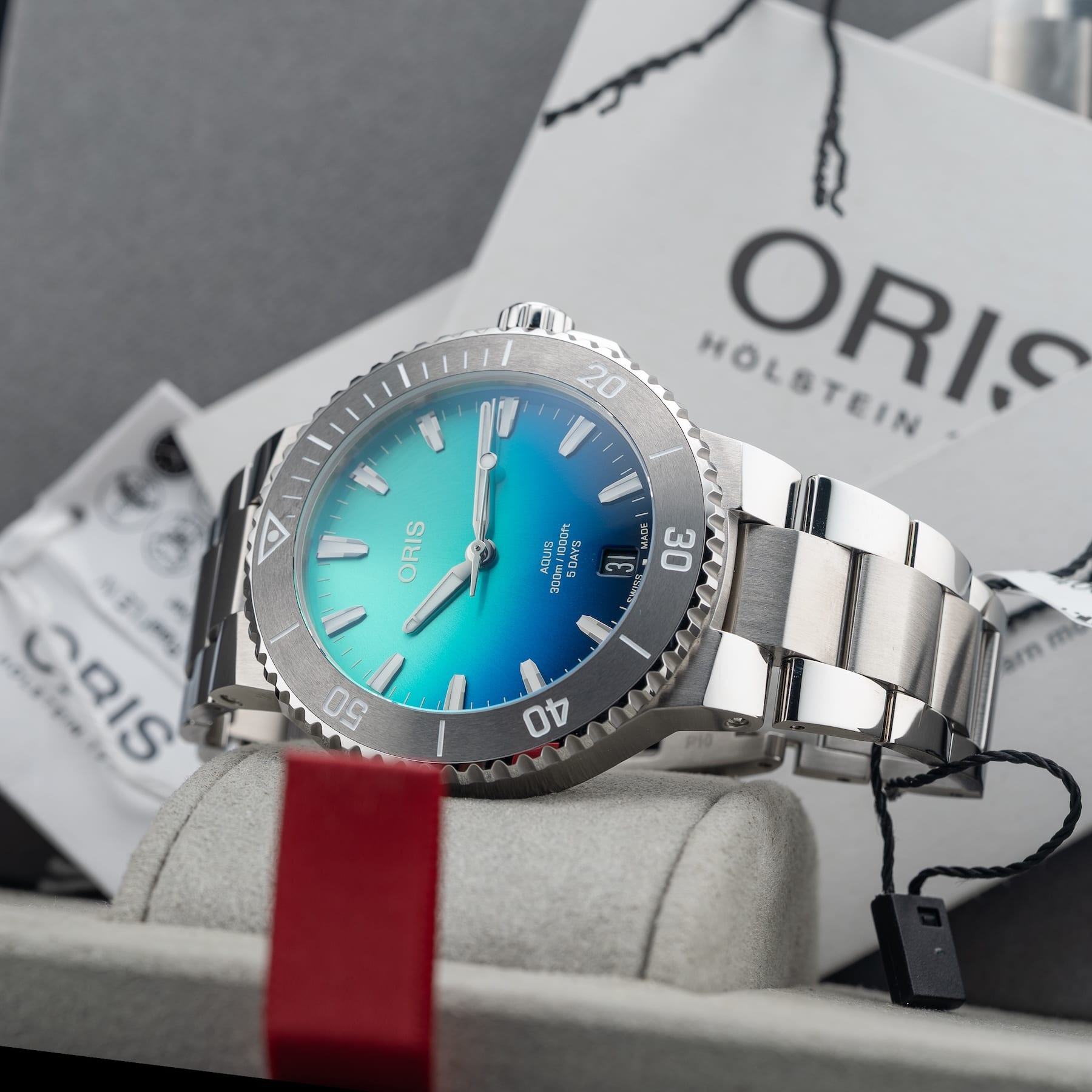 Oris Aquis Great Barrier Reef Limited Edition IV Blue 01 400 7790 4185