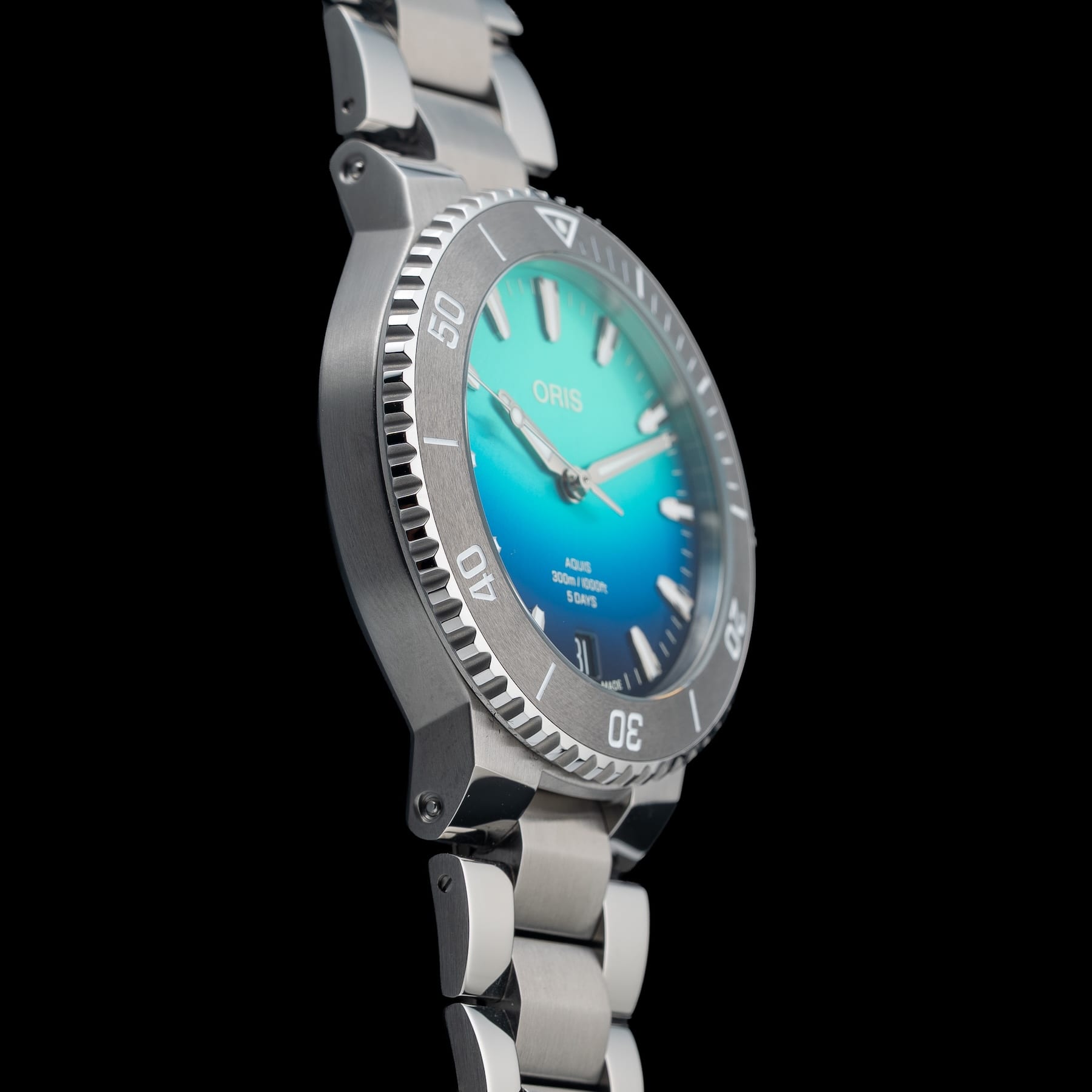Oris Aquis Great Barrier Reef Limited Edition IV Blue 01 400 7790 4185