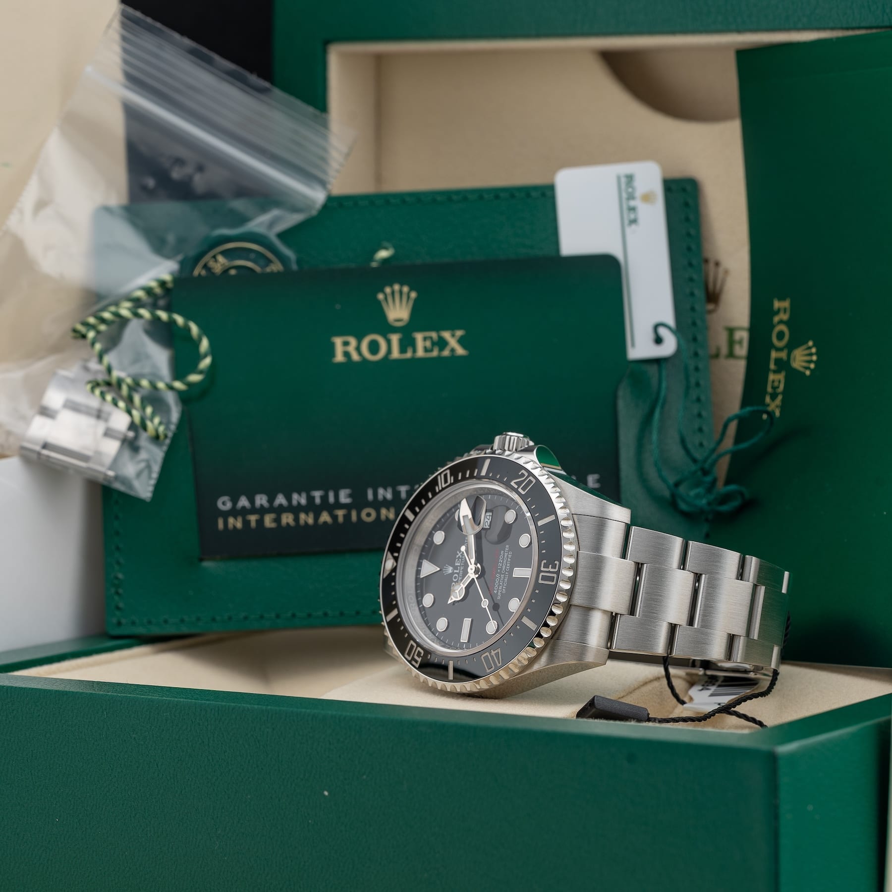 Rolex Sea-Dweller M126600-0002