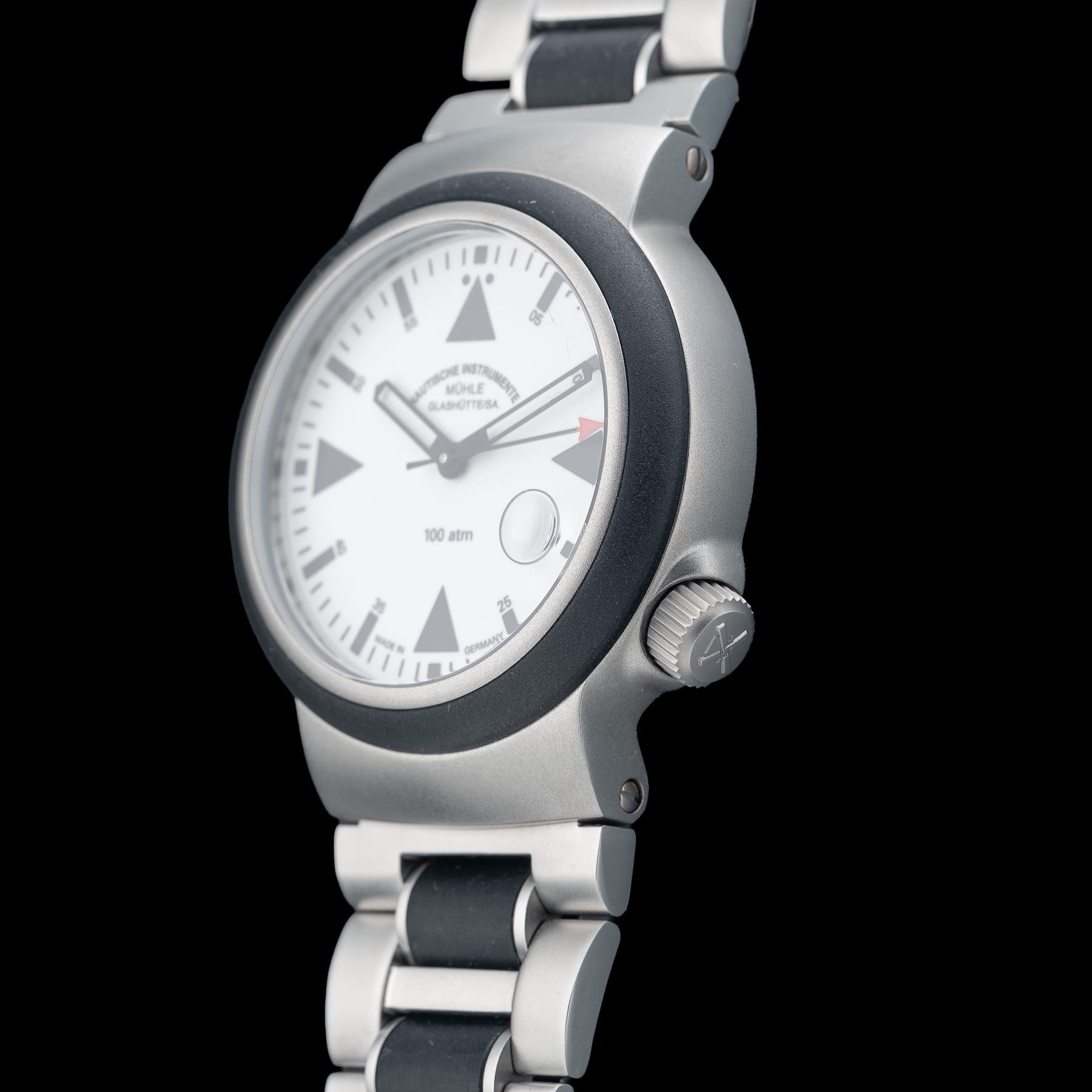 Mühle Glashütte S.A.R Rescue-Timer Lumen on Bracelet M1-41-08-MB