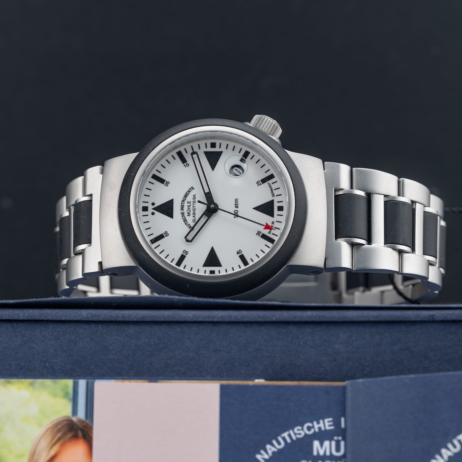 Mühle Glashütte S.A.R Rescue-Timer Lumen on Bracelet M1-41-08-MB