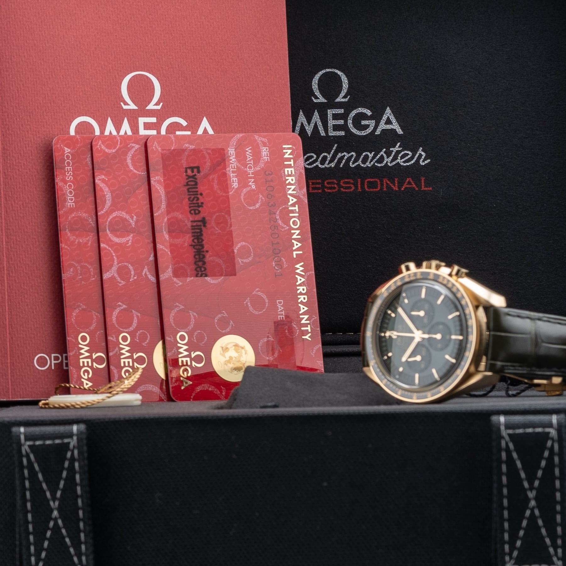 Omega Speedmaster Moonwatch Professional Master Chronometer Moonshine Gold Green Dial 310.63.42.50.10.001