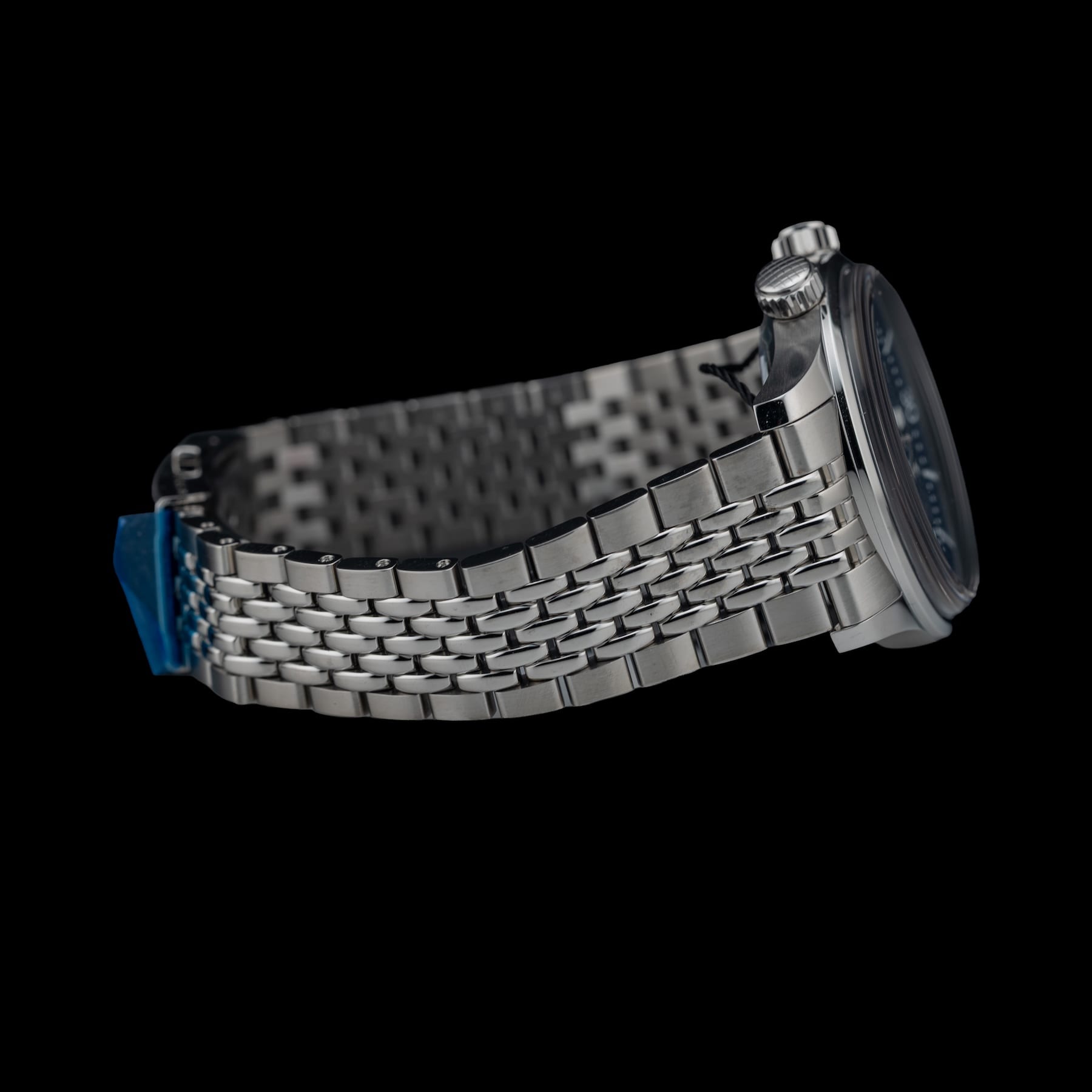 Longines L3.764.4.90.6 Legend Diver 39mm Blue Dial on Bracelet