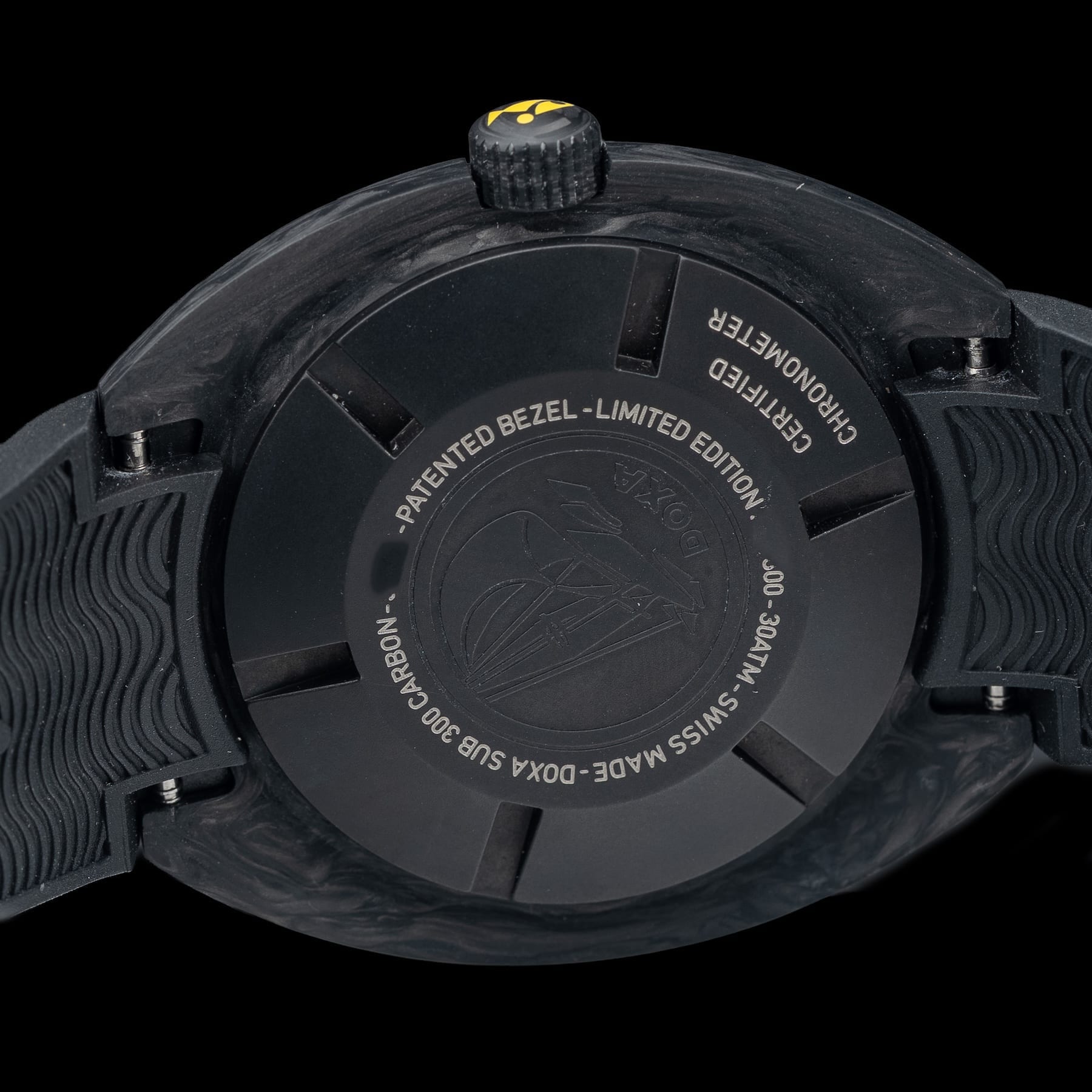 DOXA Sub 300 Carbon Aqua Lung US Divers Sharkhunter 822.70.101AQL.20 on Strap