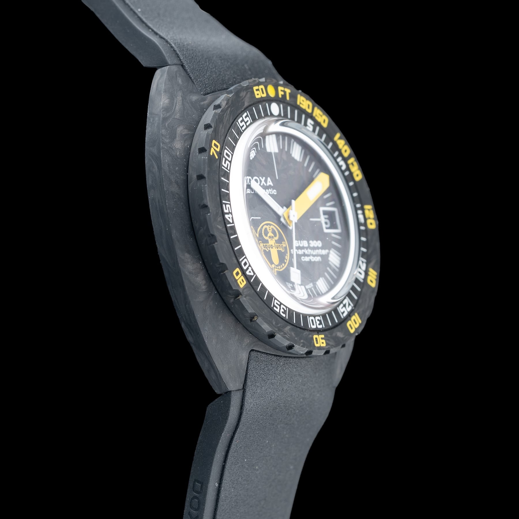 DOXA Sub 300 Carbon Aqua Lung US Divers Sharkhunter 822.70.101AQL