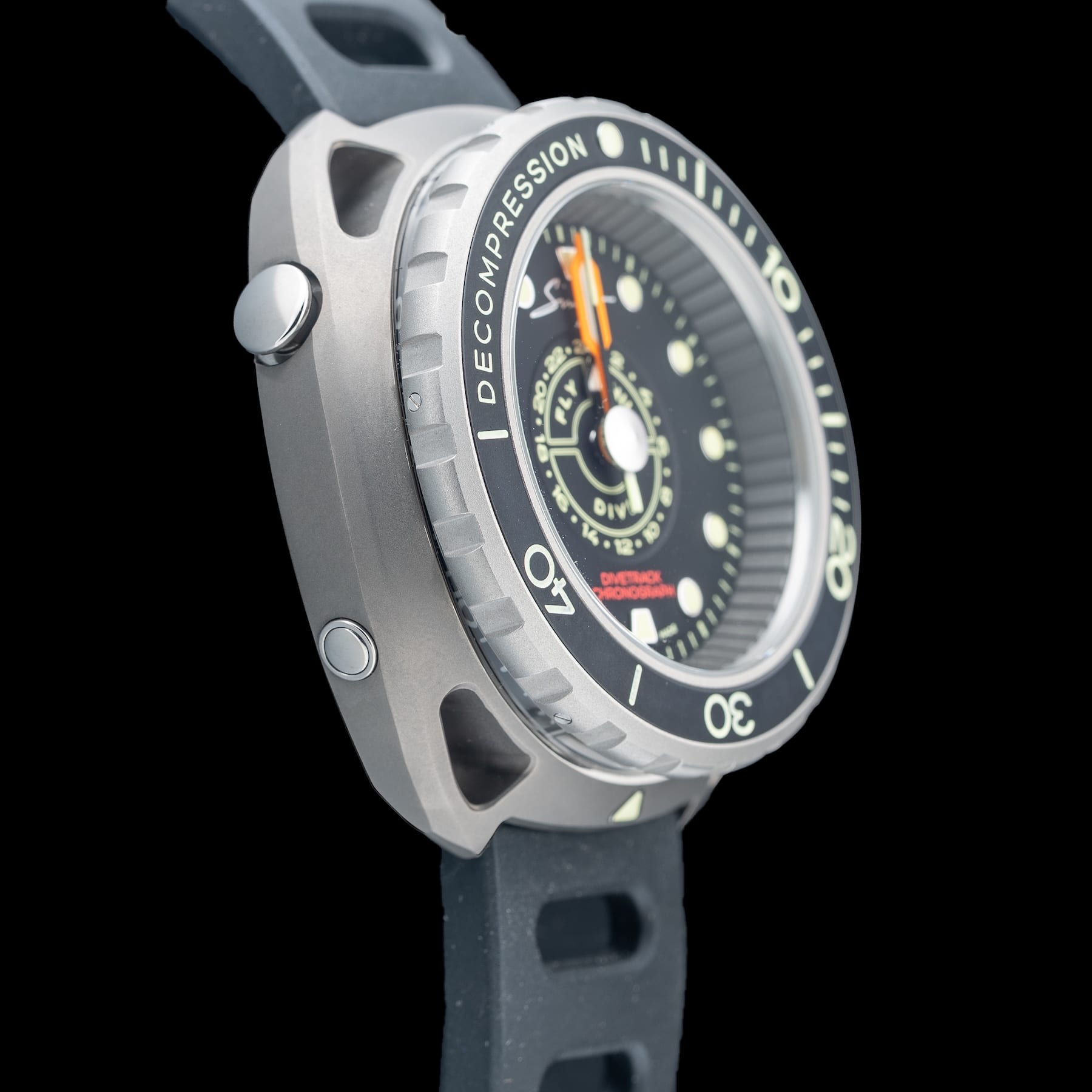 Singer Reimagined Divetrack SR401