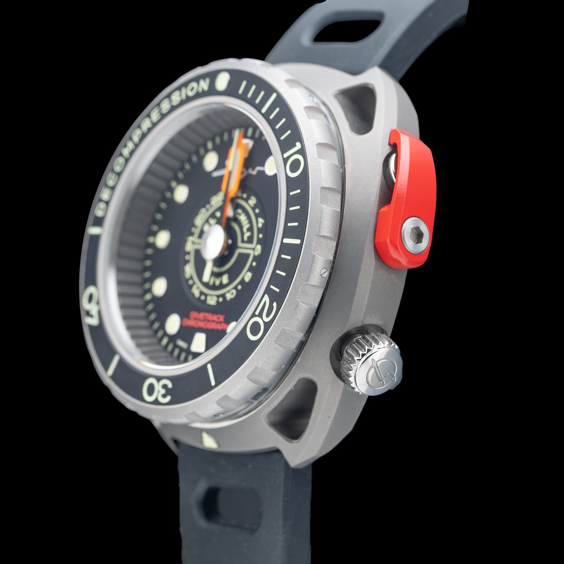Singer Reimagined Divetrack SR401