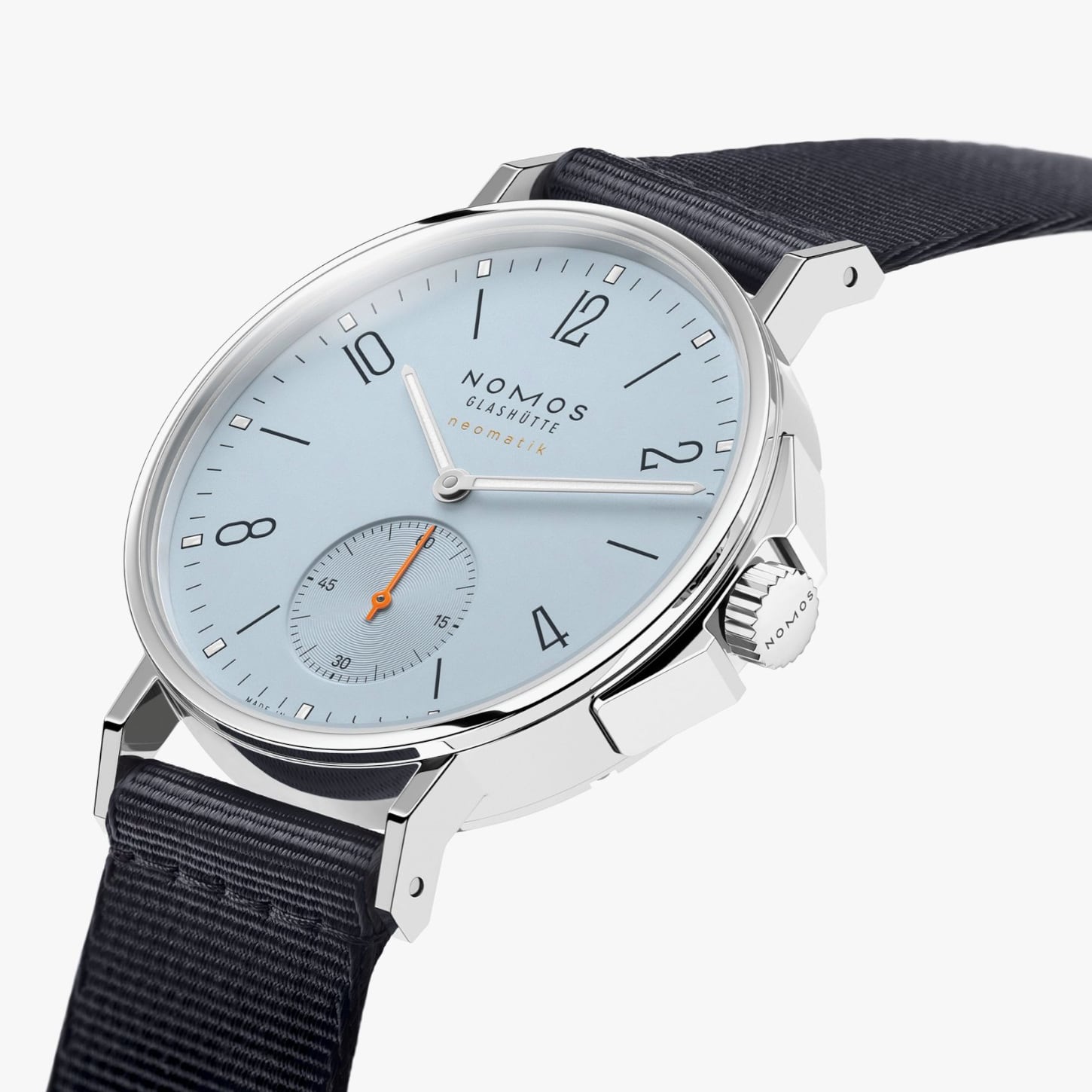 NOMOS Glashütte Ahoi Neomatik Sky 568