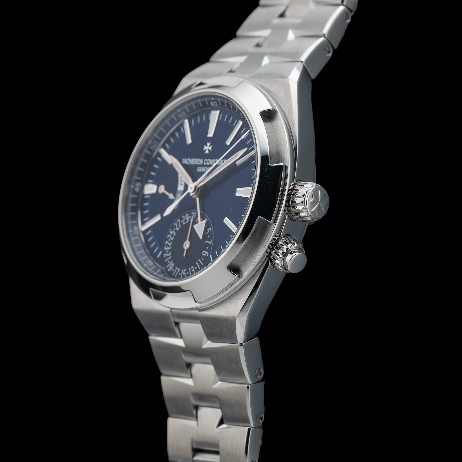 Vacheron Constantin 7900V/110A-B334 Overseas Dual Time