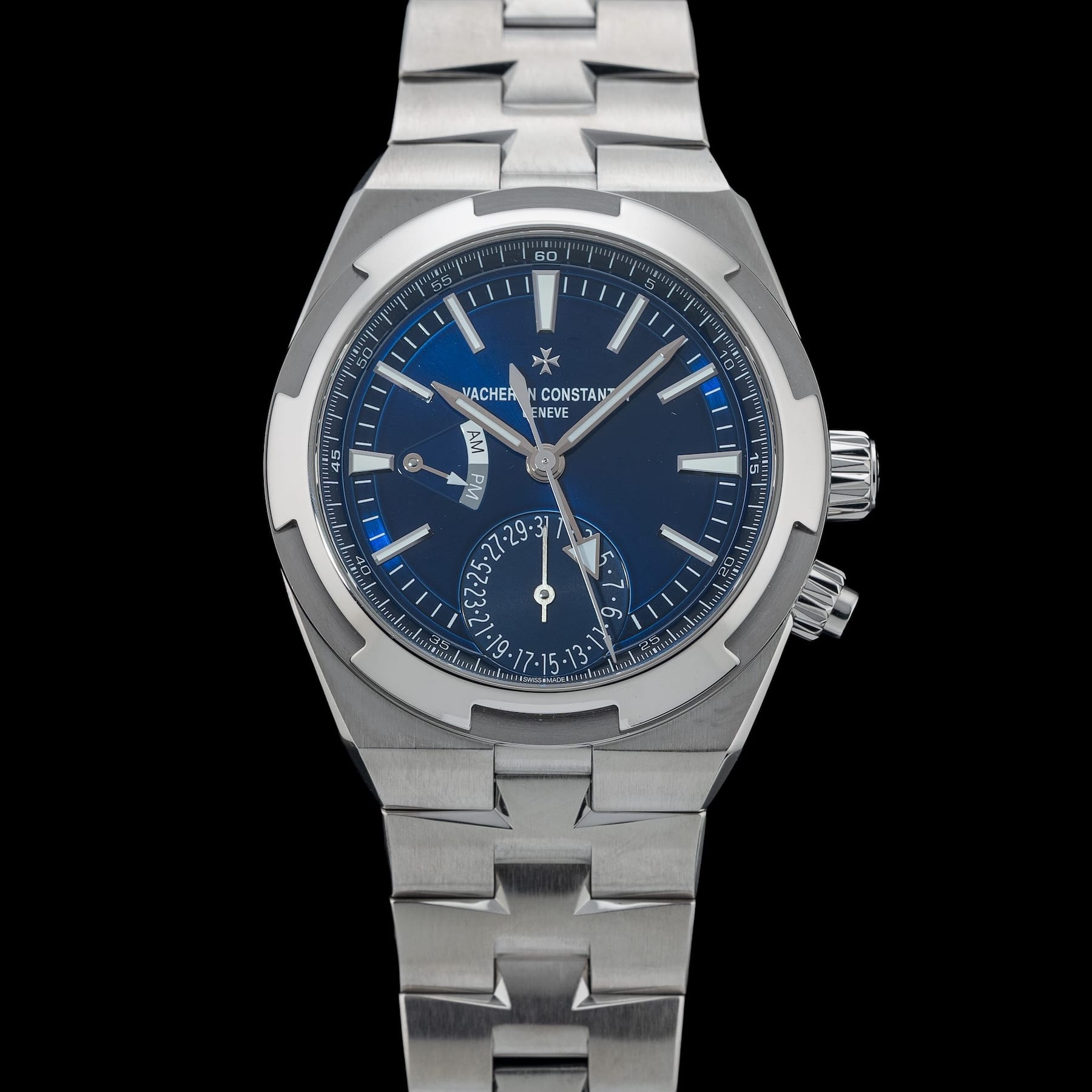 Vacheron Constantin 7900V/110A-B334 Overseas Dual Time