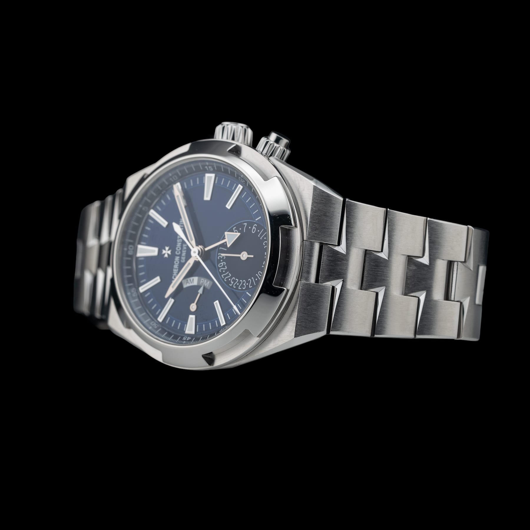 Vacheron Constantin 7900V/110A-B334 Overseas Dual Time
