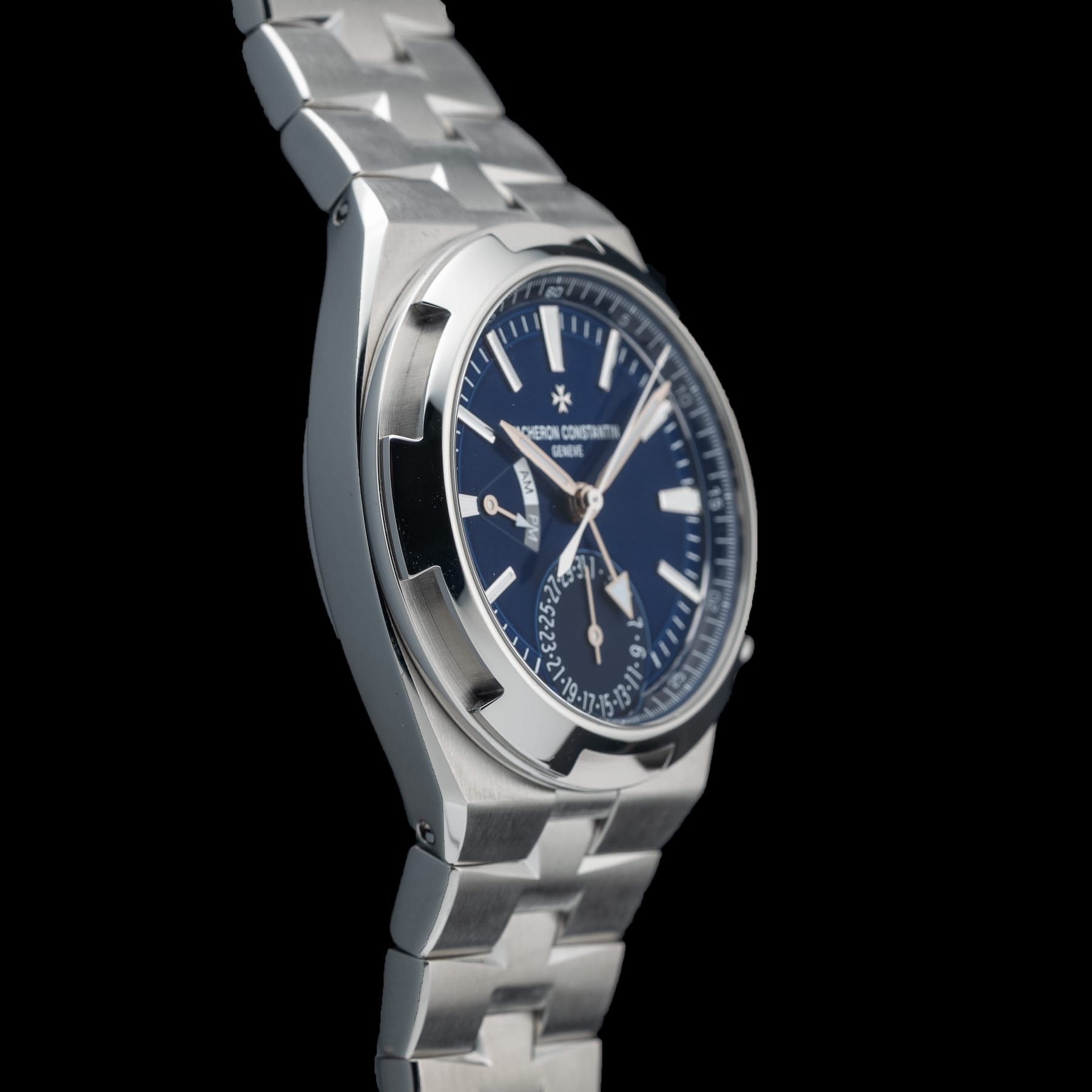 Vacheron Constantin 7900V/110A-B334 Overseas Dual Time