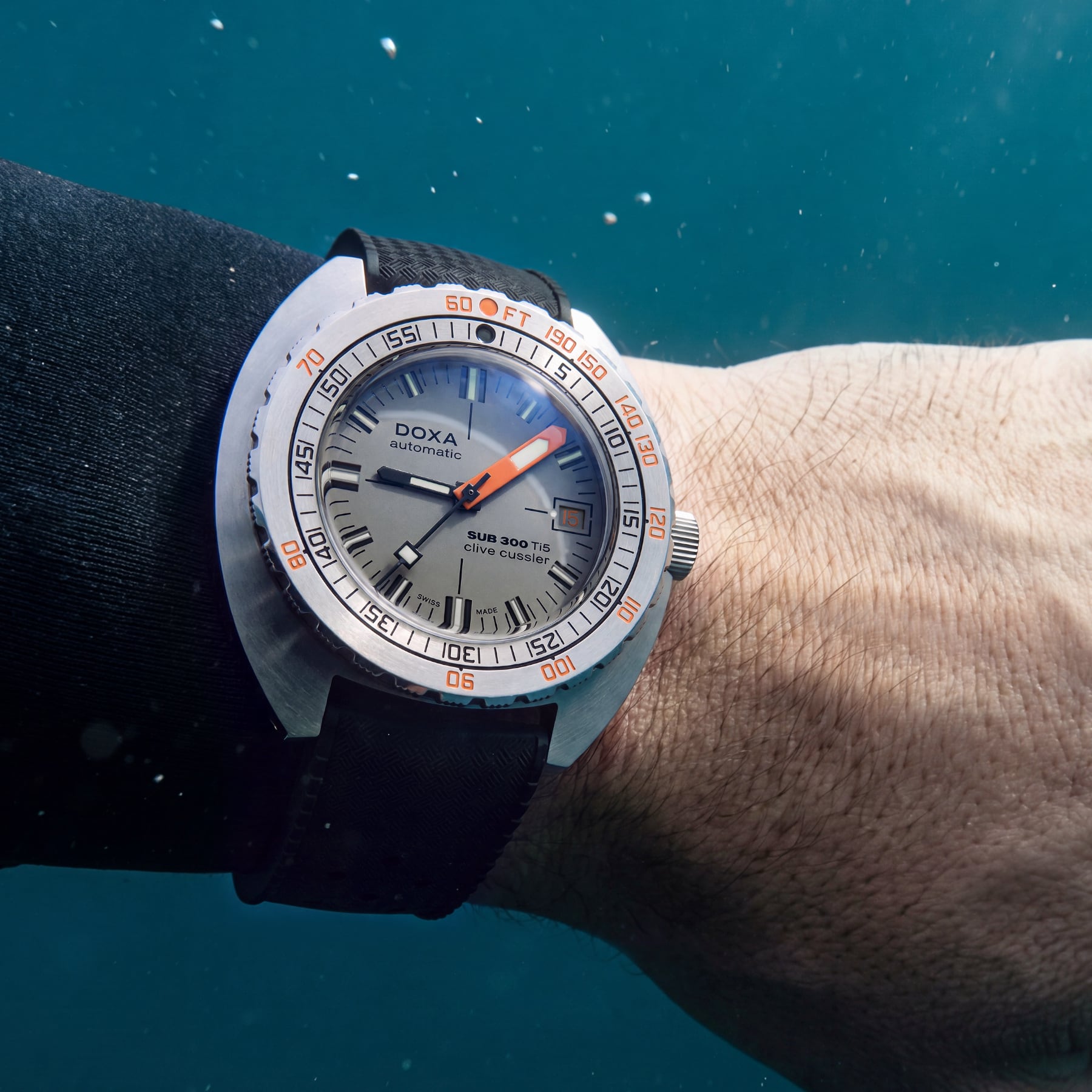 DOXA SUB 300 Ti5 Clive Cussler 823.50.121.20-SE14