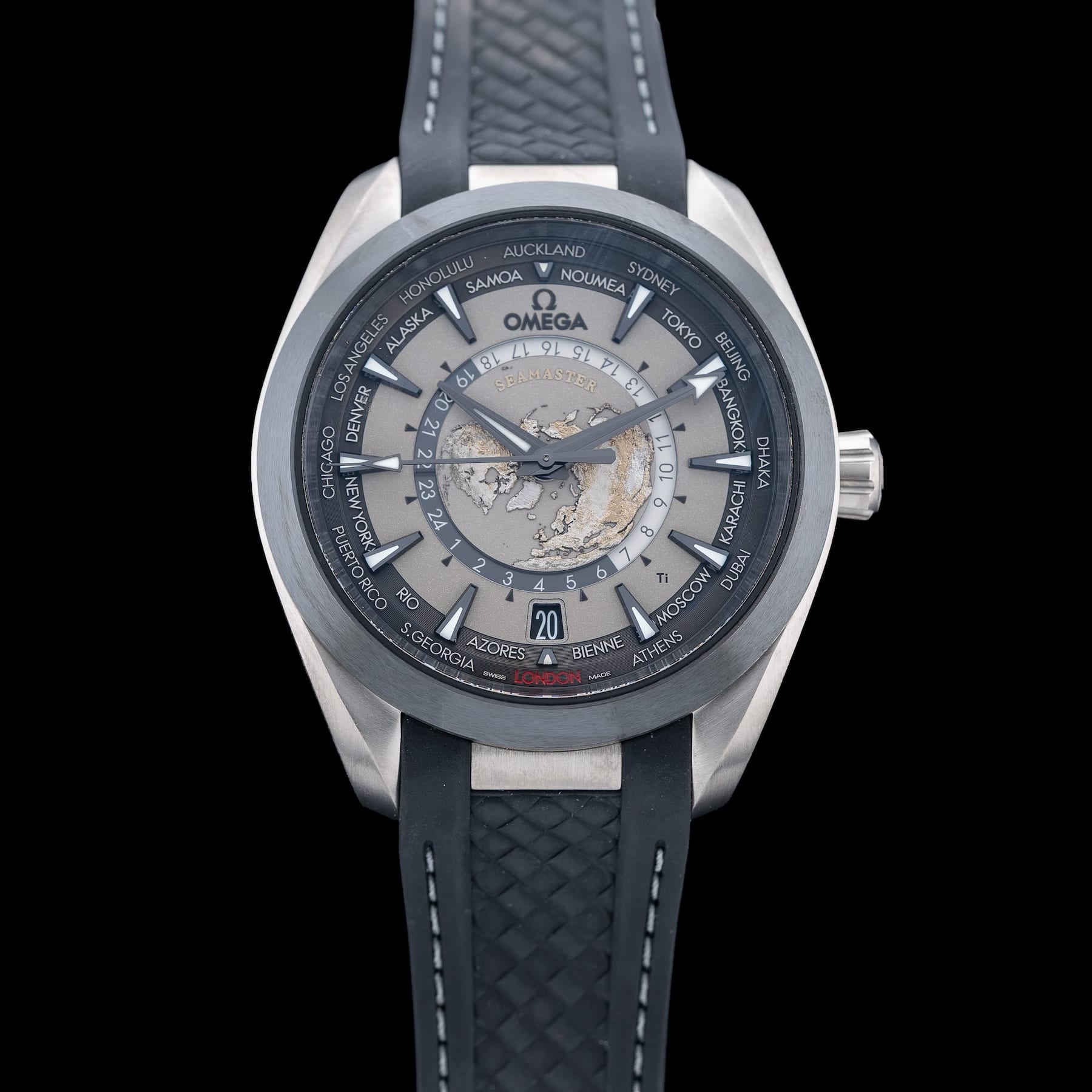Omega Seamaster Aqua Terra 150M Worldtimer 43mm Black 220.92.43.22.99.001