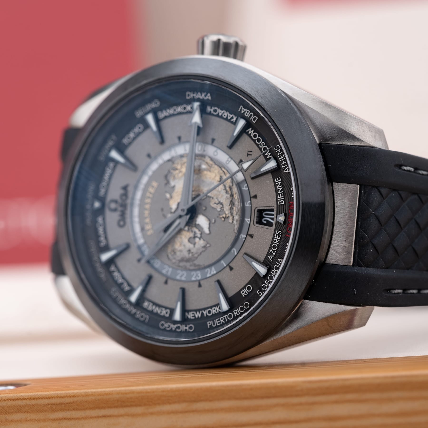 Omega Seamaster Aqua Terra 150M Worldtimer 43mm Black 220.92.43.22.99.001