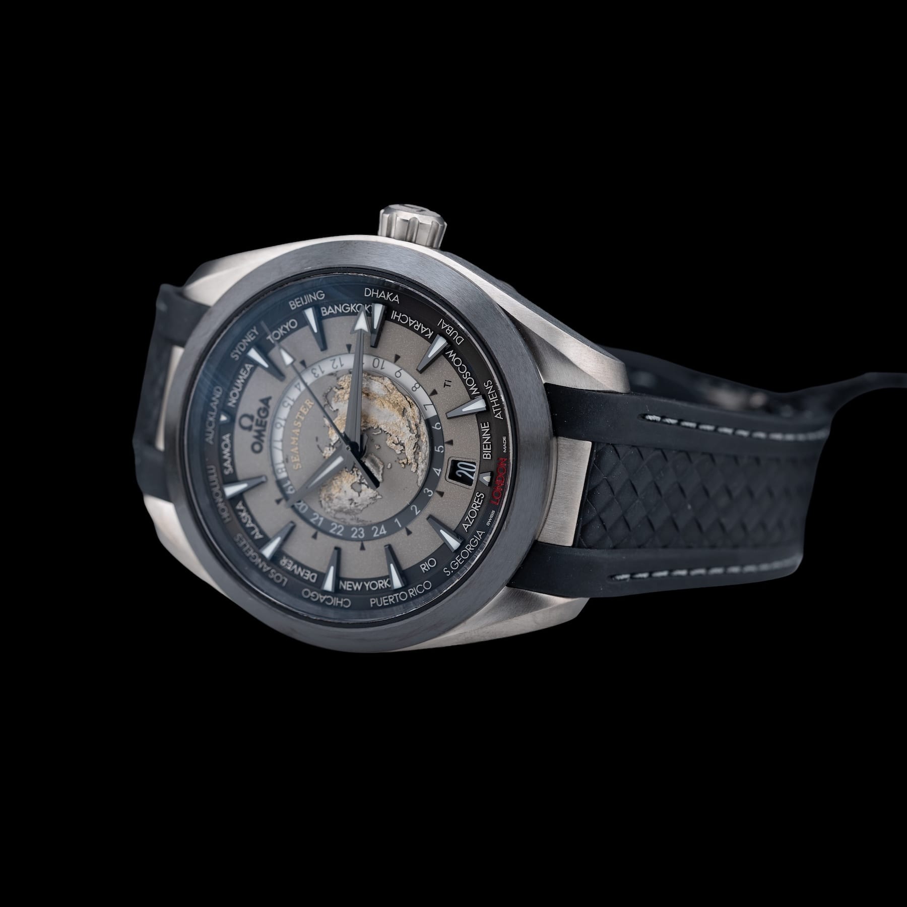 Omega Seamaster Aqua Terra 150M Worldtimer 43mm Black 220.92.43.22.99.001