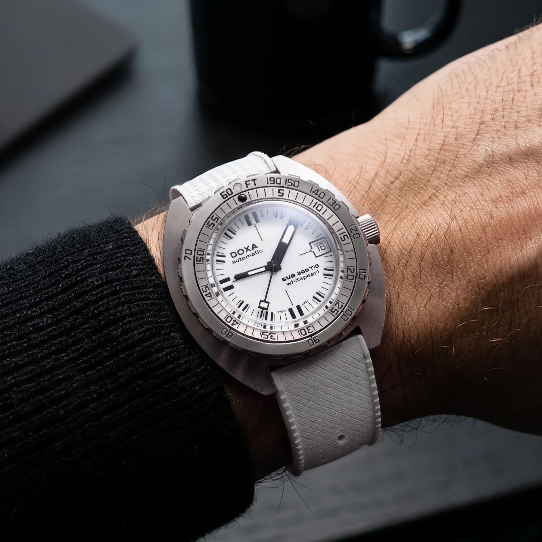 DOXA SUB 300 Ti5 WhitePearl 823.50.011.20